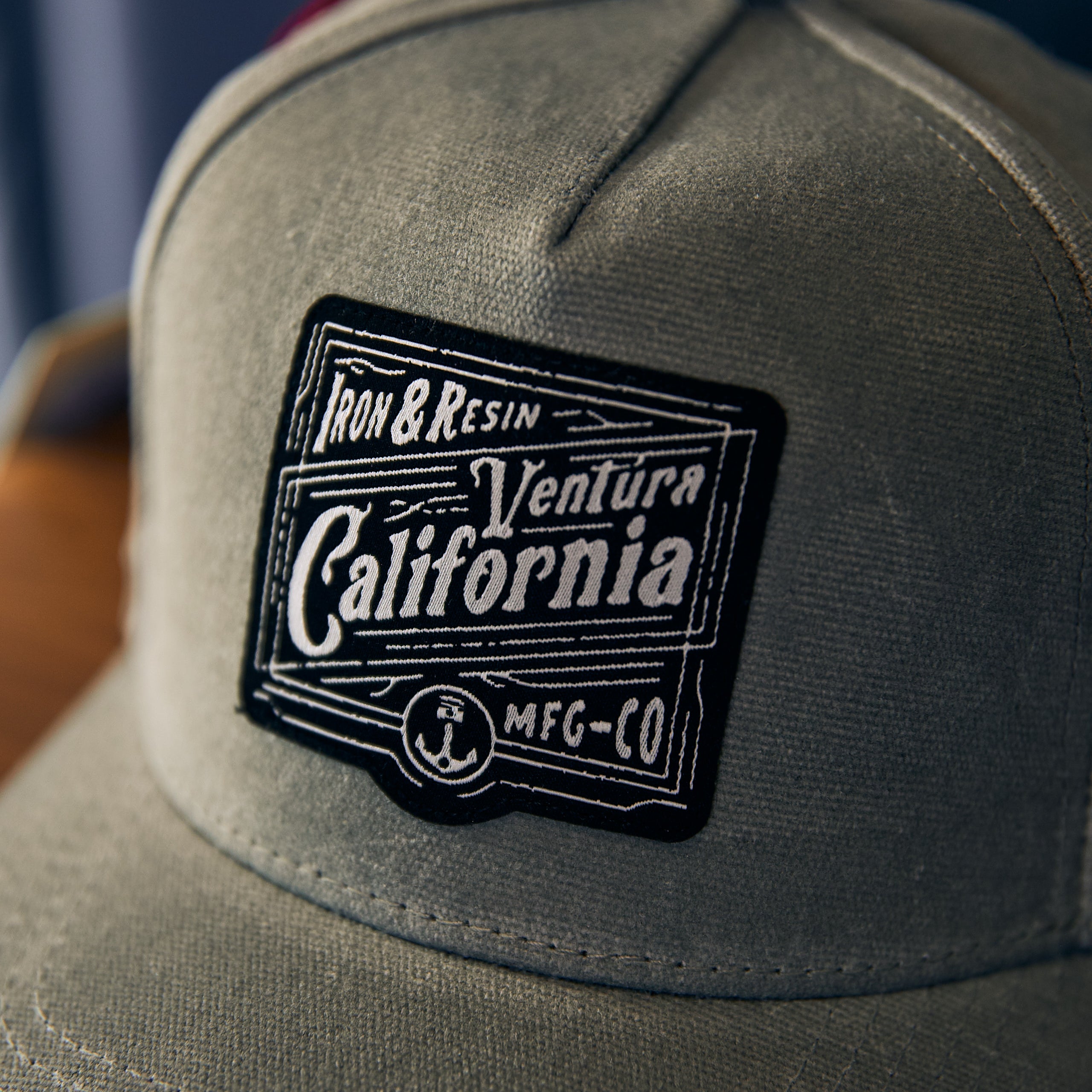 Iron & Resin - Waxed CAP - VINTAGE SIGN - Gra