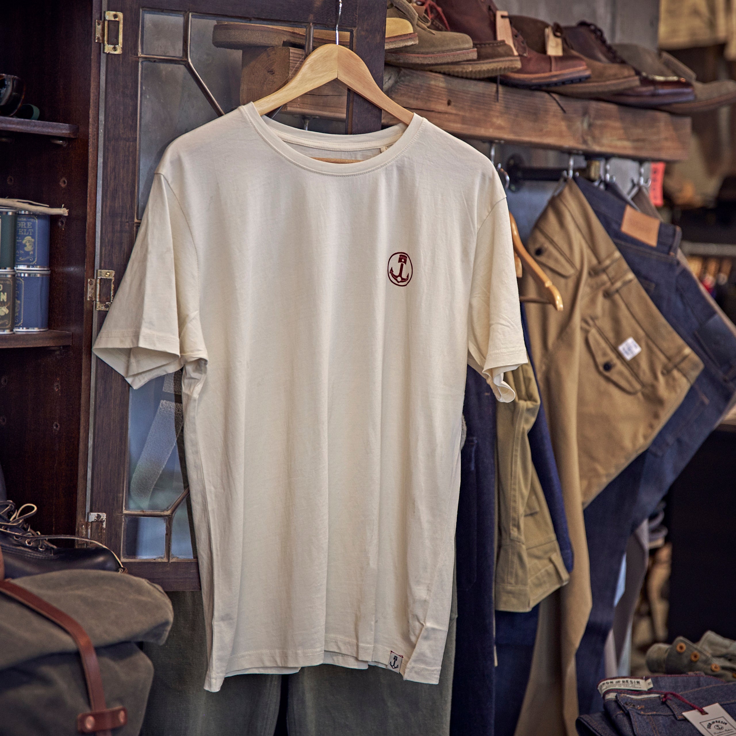 Iron & Resin - Fast or Last - varm hvid