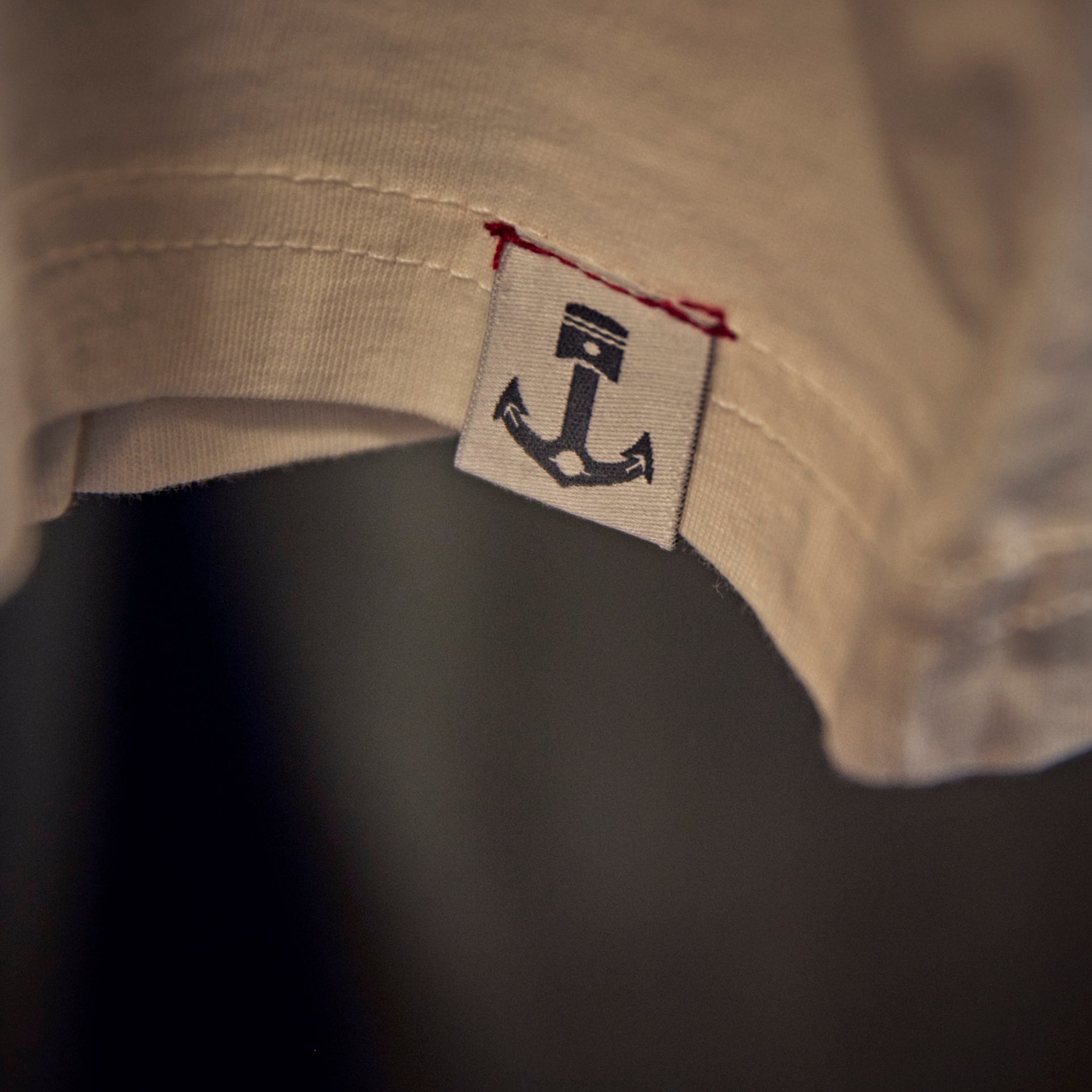 Iron & Resin - Fast or Last - varm hvid