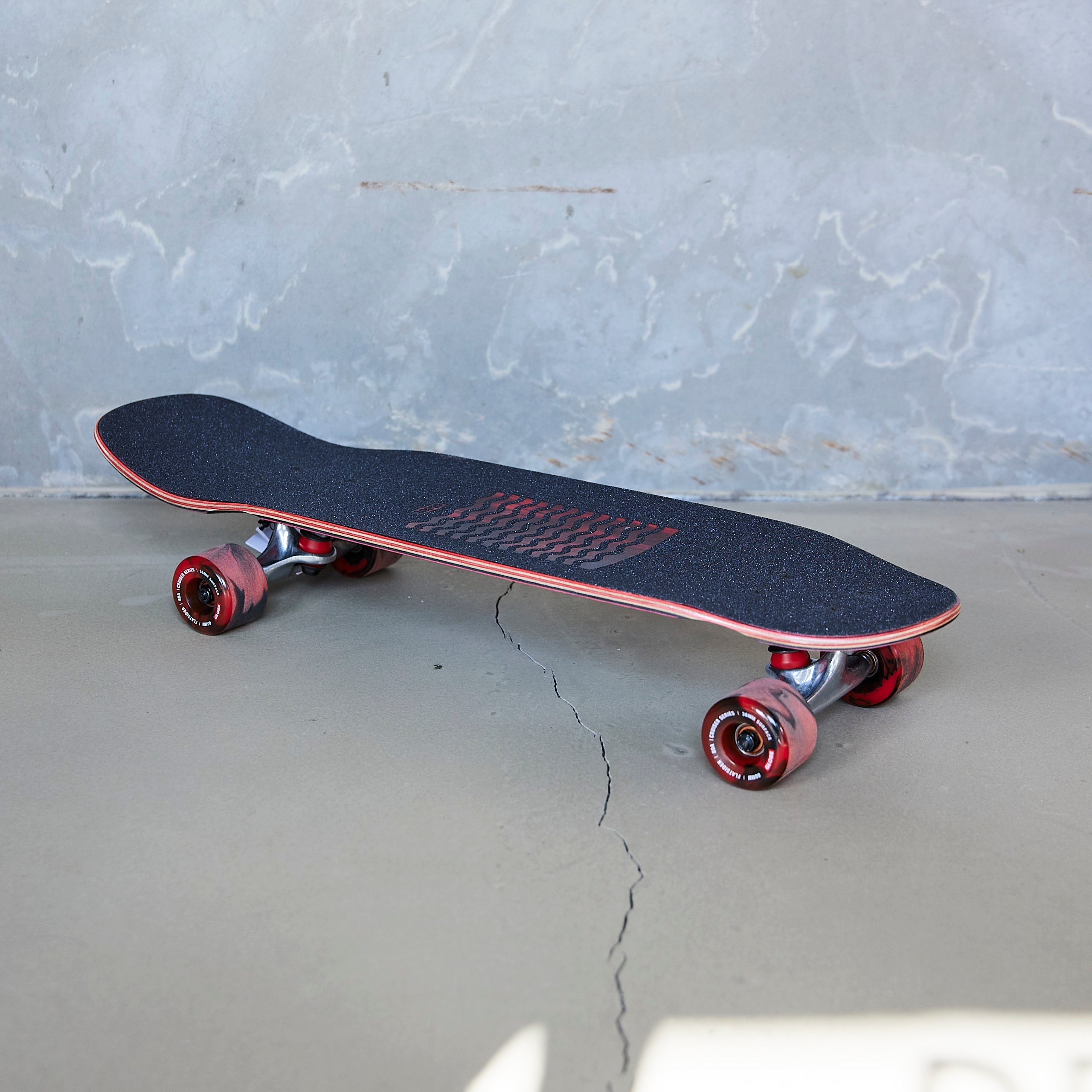 Globe - The Outsider Skateboard 27"