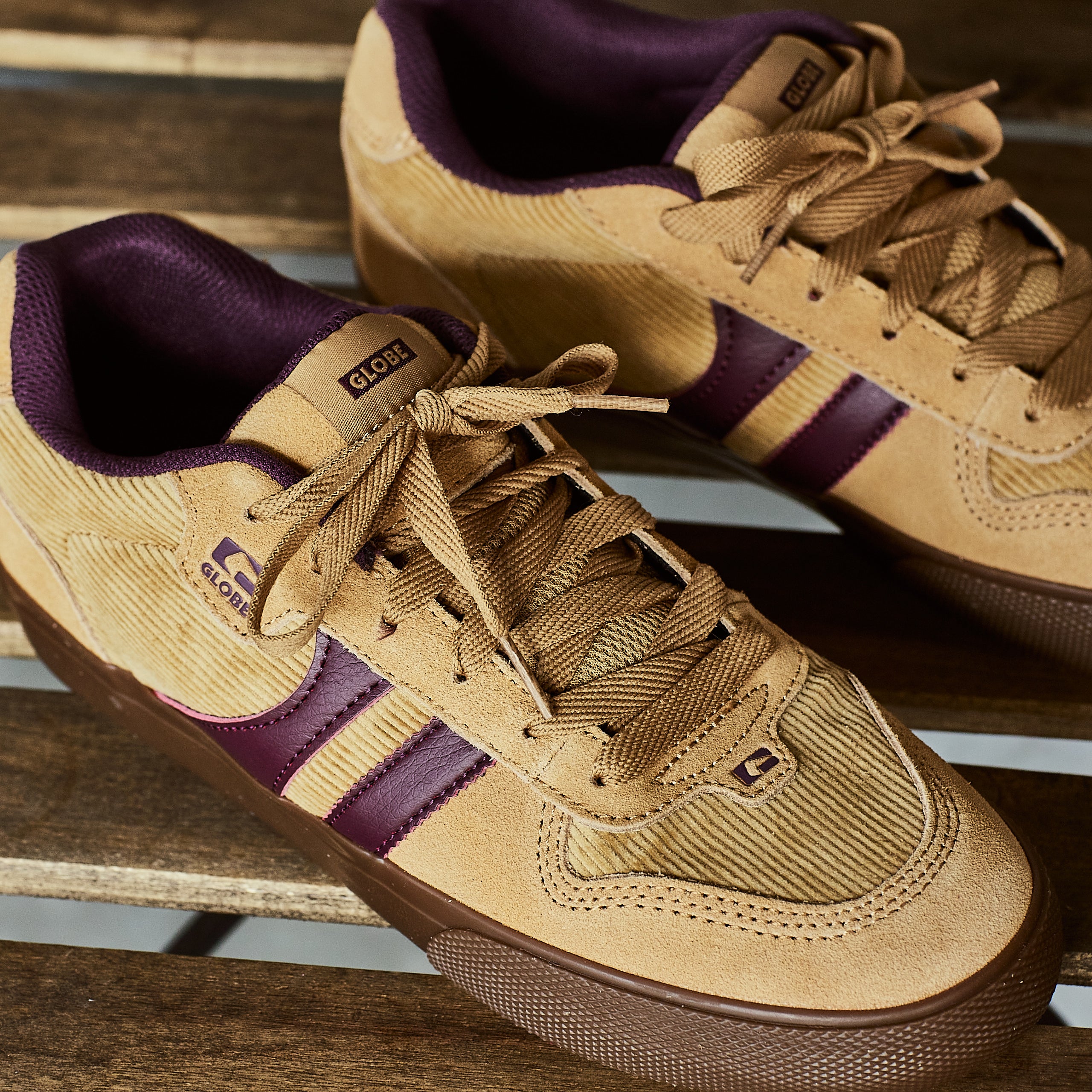 GLOBE - SNEAKER - Brown/burgundy