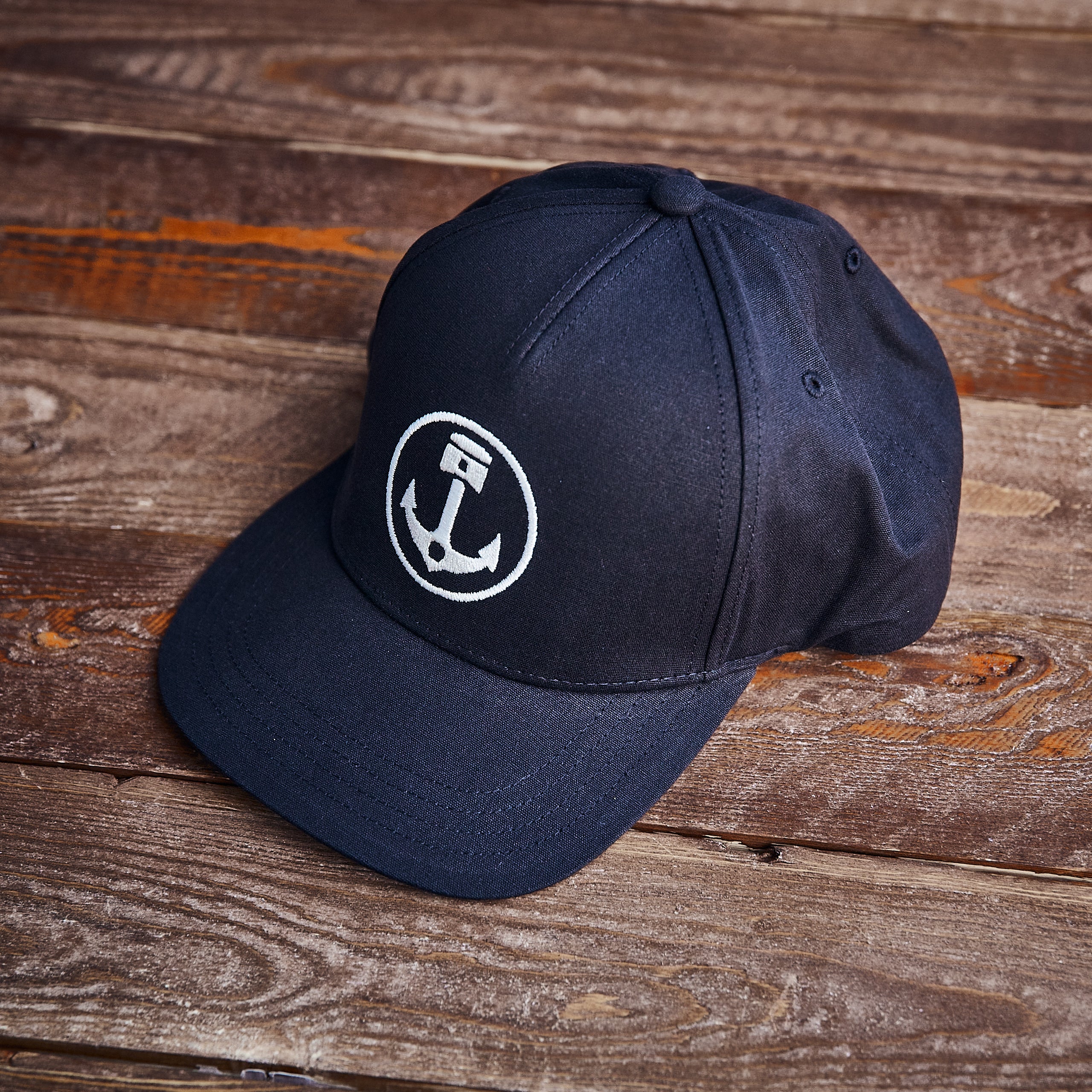Iron & Resin - Anchor Cap - Black