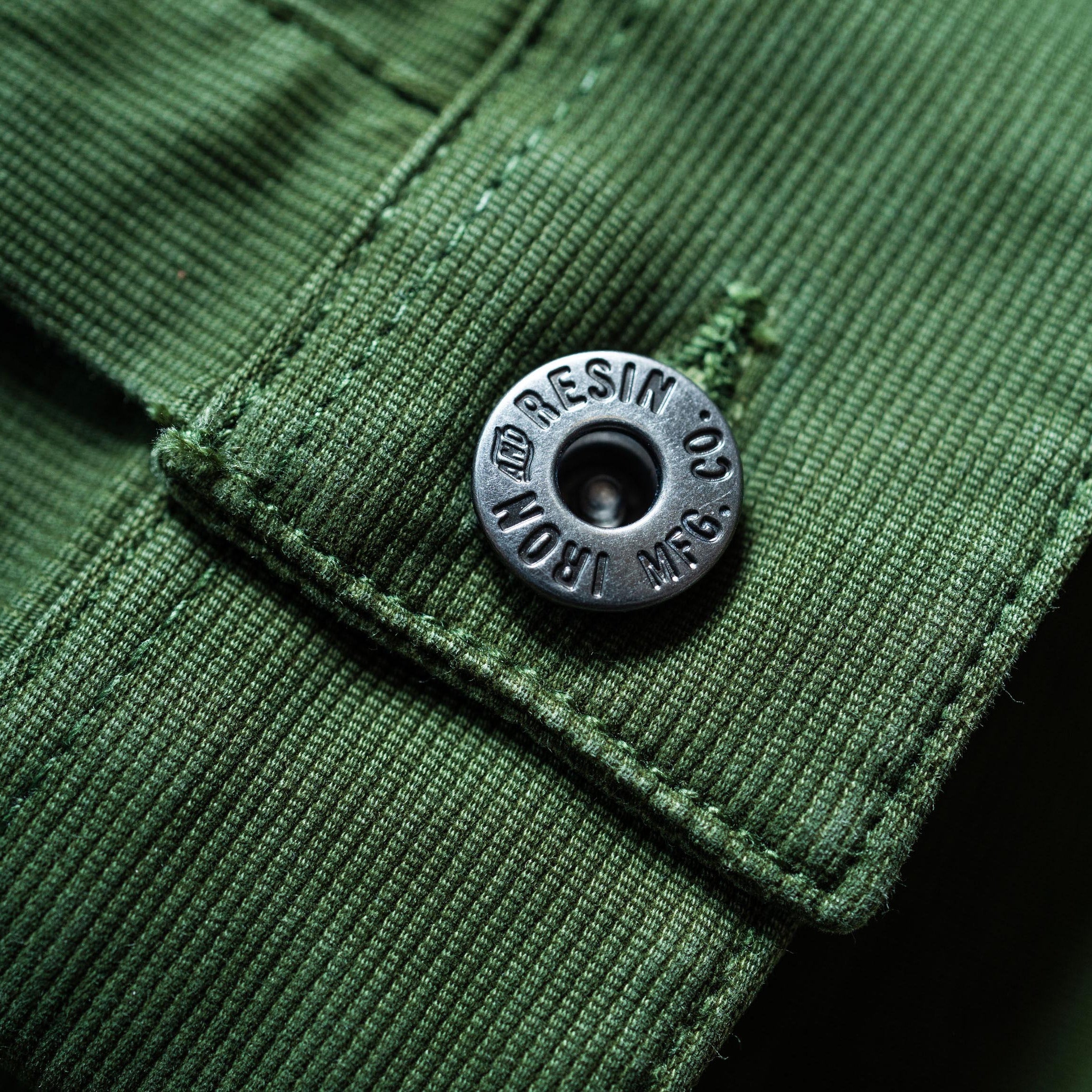 IRON & RESIN - LASSEN SHIRT - GRØN