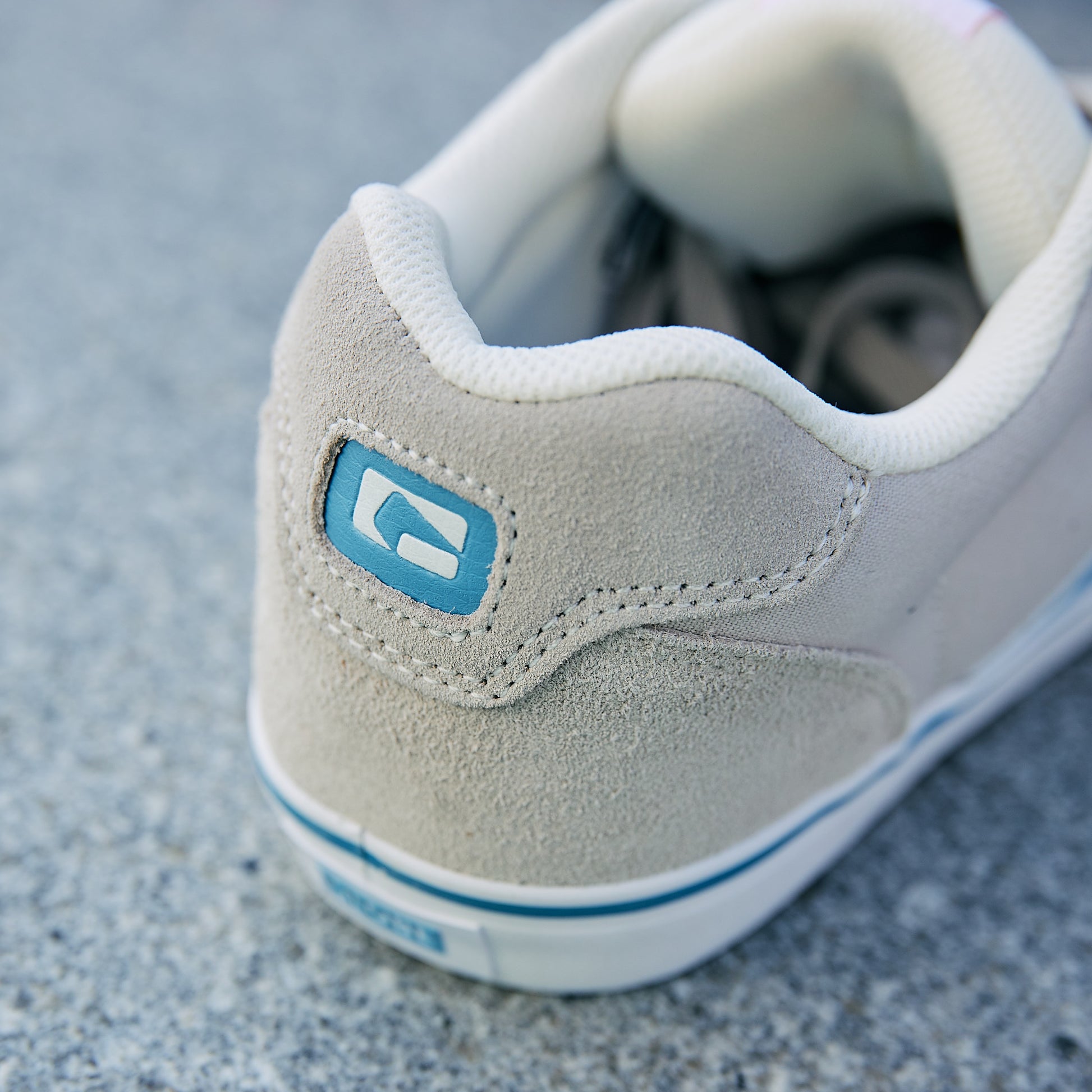 GLOBE - SNEAKER - Cloud/Blue/Orange