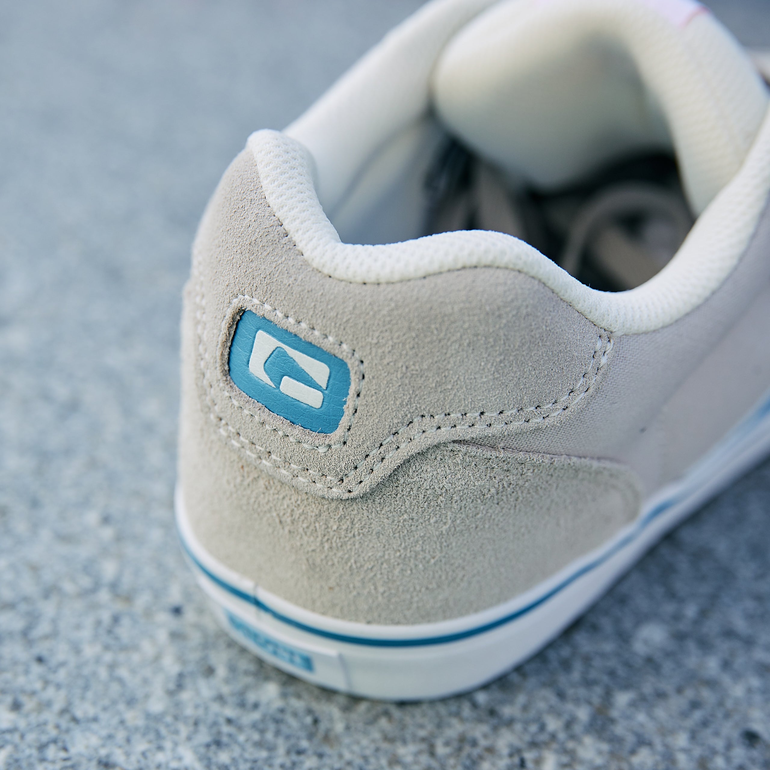 GLOBE - SNEAKER - Cloud/Blue/Orange