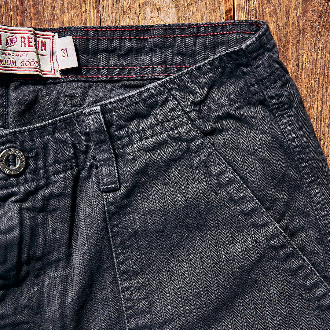 Iron & Resin - BRIGADE HERRINGBONE SHORT - Charcoal-Black