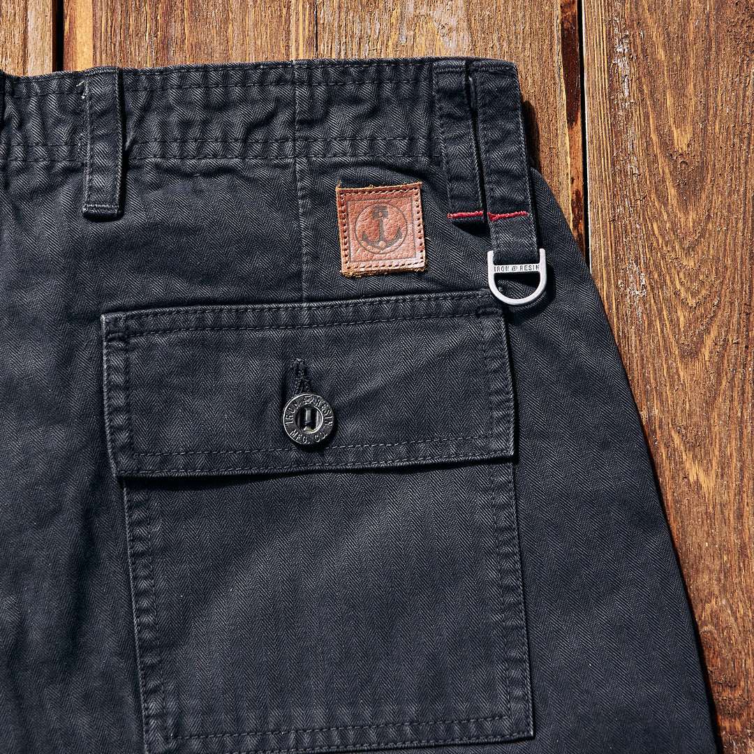 Iron & Resin - BRIGADE HERRINGBONE SHORT - Charcoal-Black