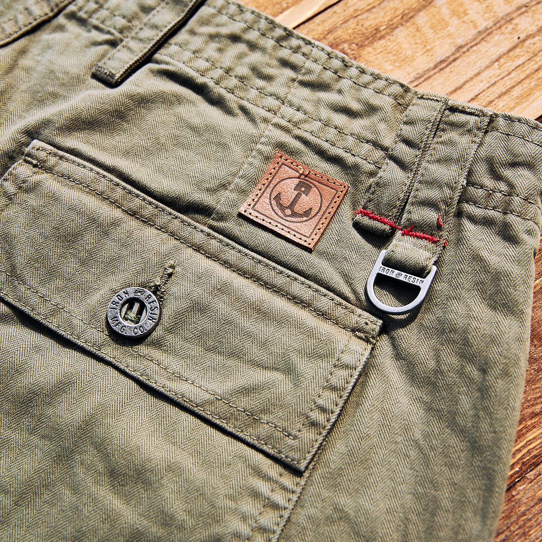 Iron & Resin - BRIGADE HERRINGBONE SHORT - Army Green