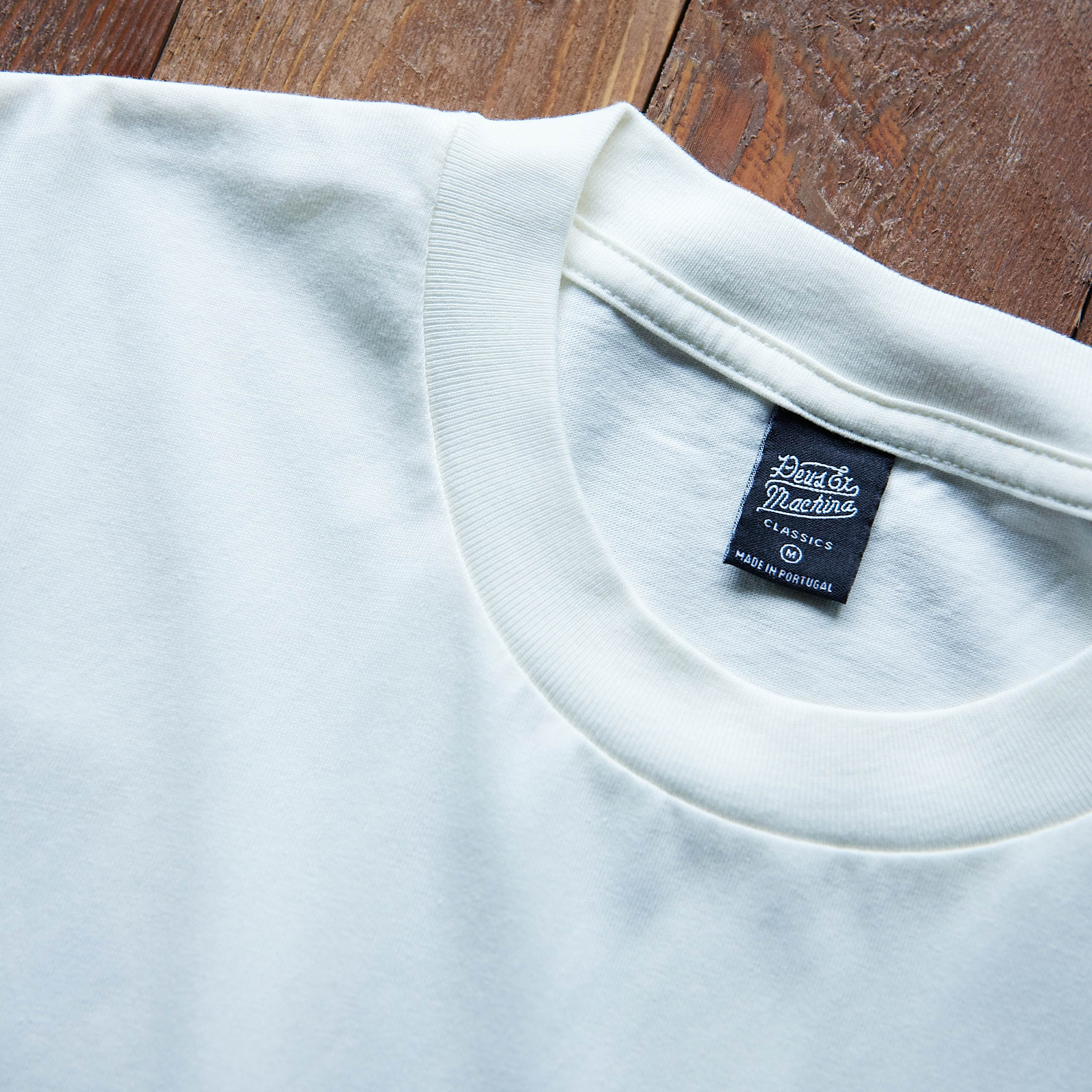 DEUS EX MACHINA - Piston White