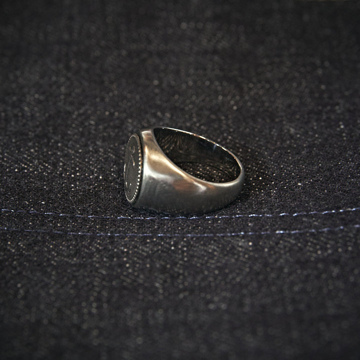 Black Pearl - Signet Ring Anchor