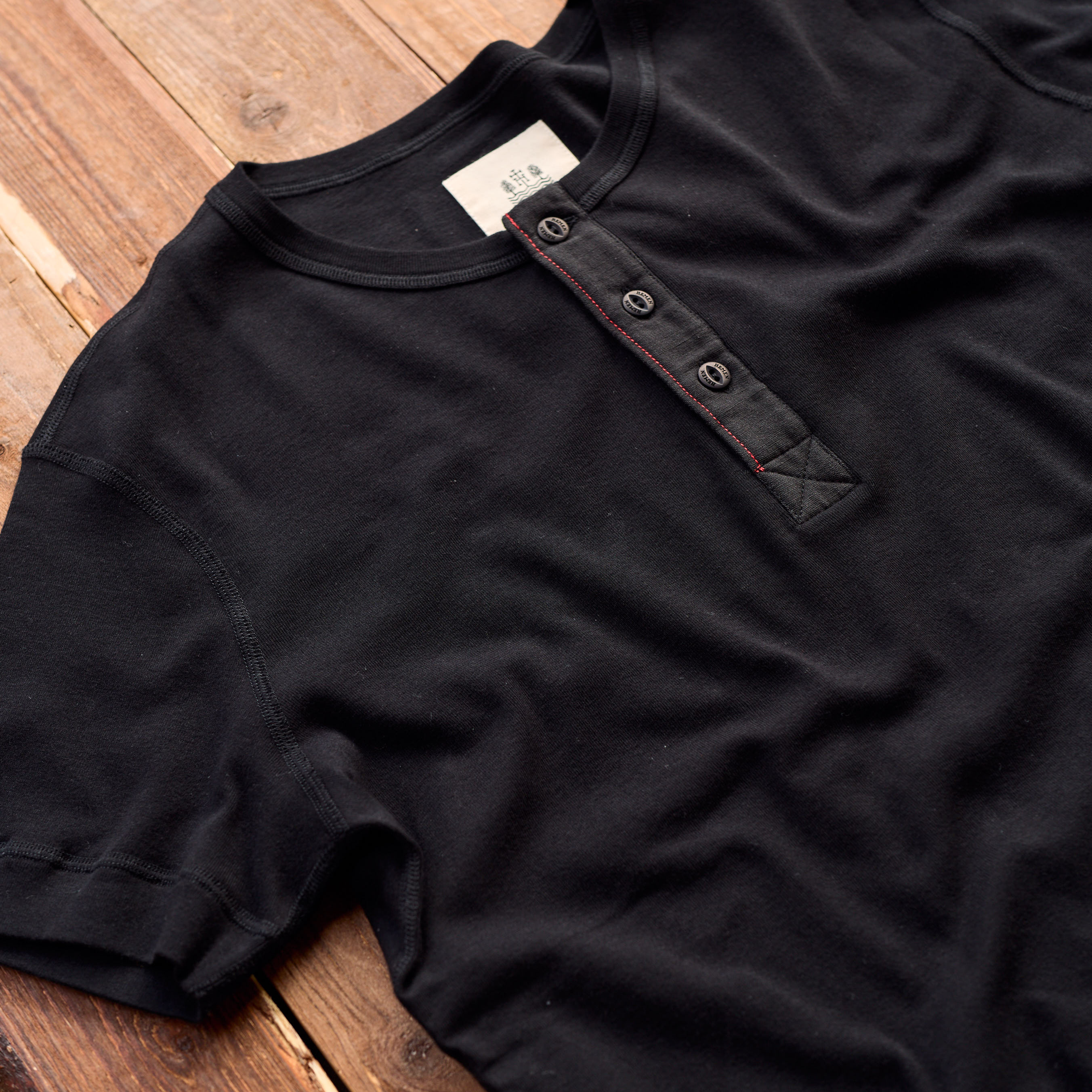 Hemen Biarritz - Henley Luzien SS - Sort