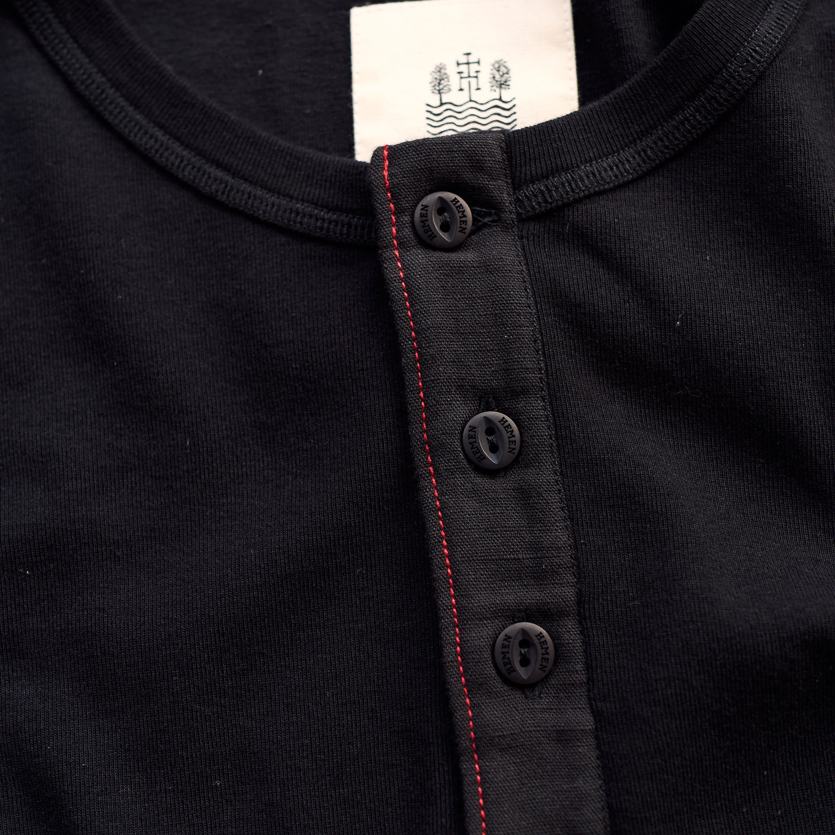 Hemen Biarritz - Henley Luzien SS - Sort