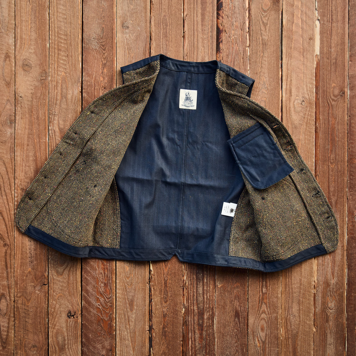 Captain Santors - Wool Vest - Brown/Yellow