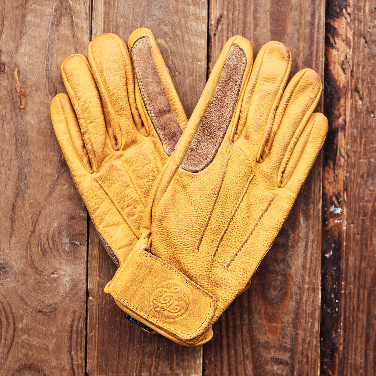 Age of Glory - Rover Gloves - Yellow