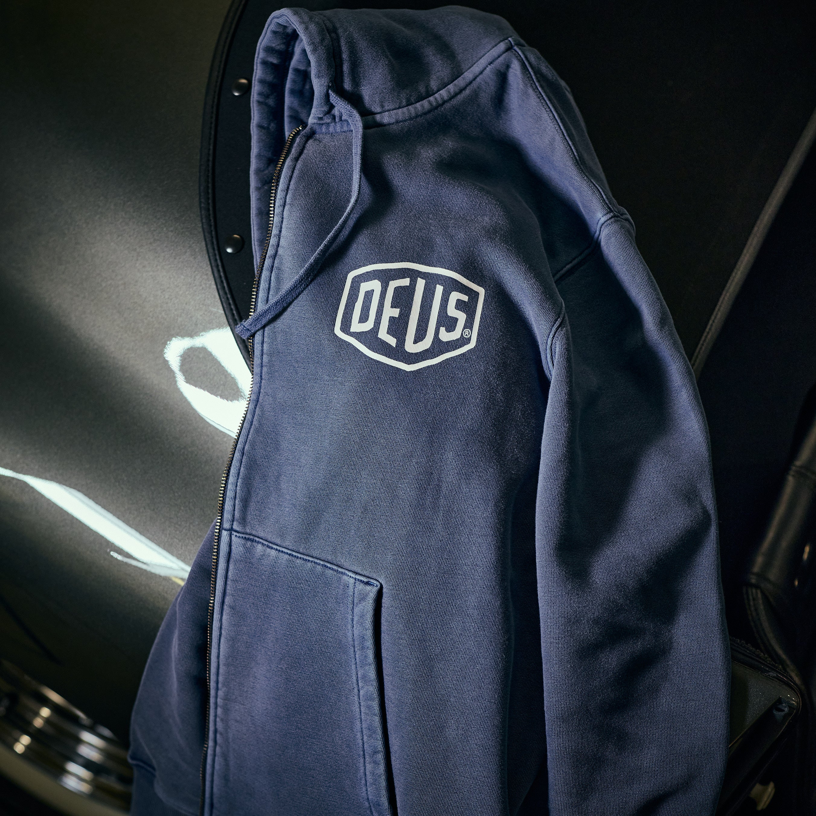 DEUS EX MACHINA - Shield Garment Dyed Zip Hoodie