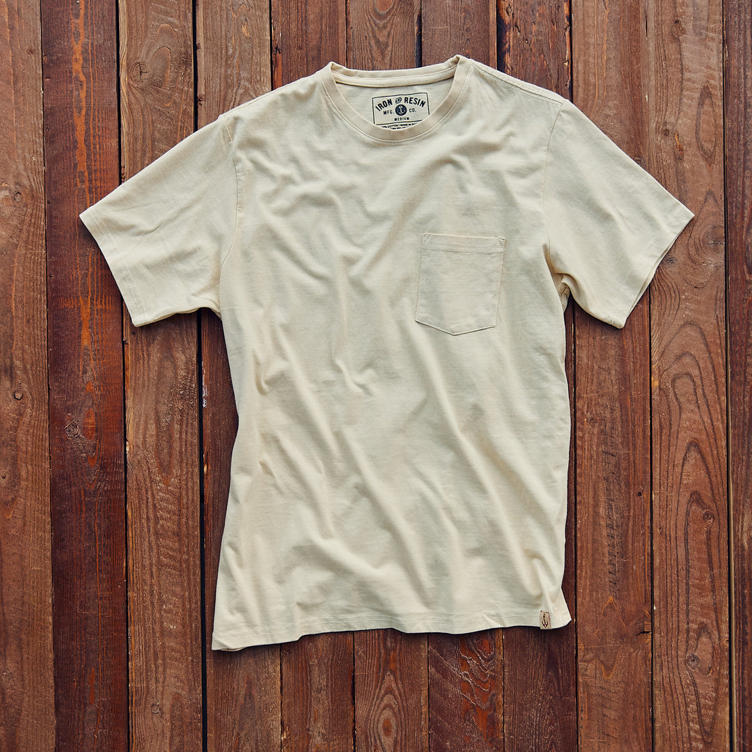 Iron & Resin - Faded Pocket Tee - Varm hvid