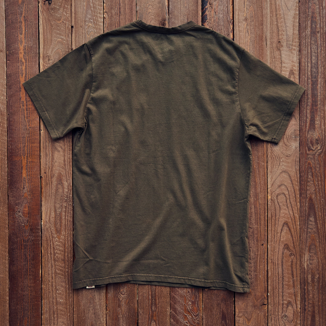 Iron & Resin - Faded Pocket Tee - Grøn