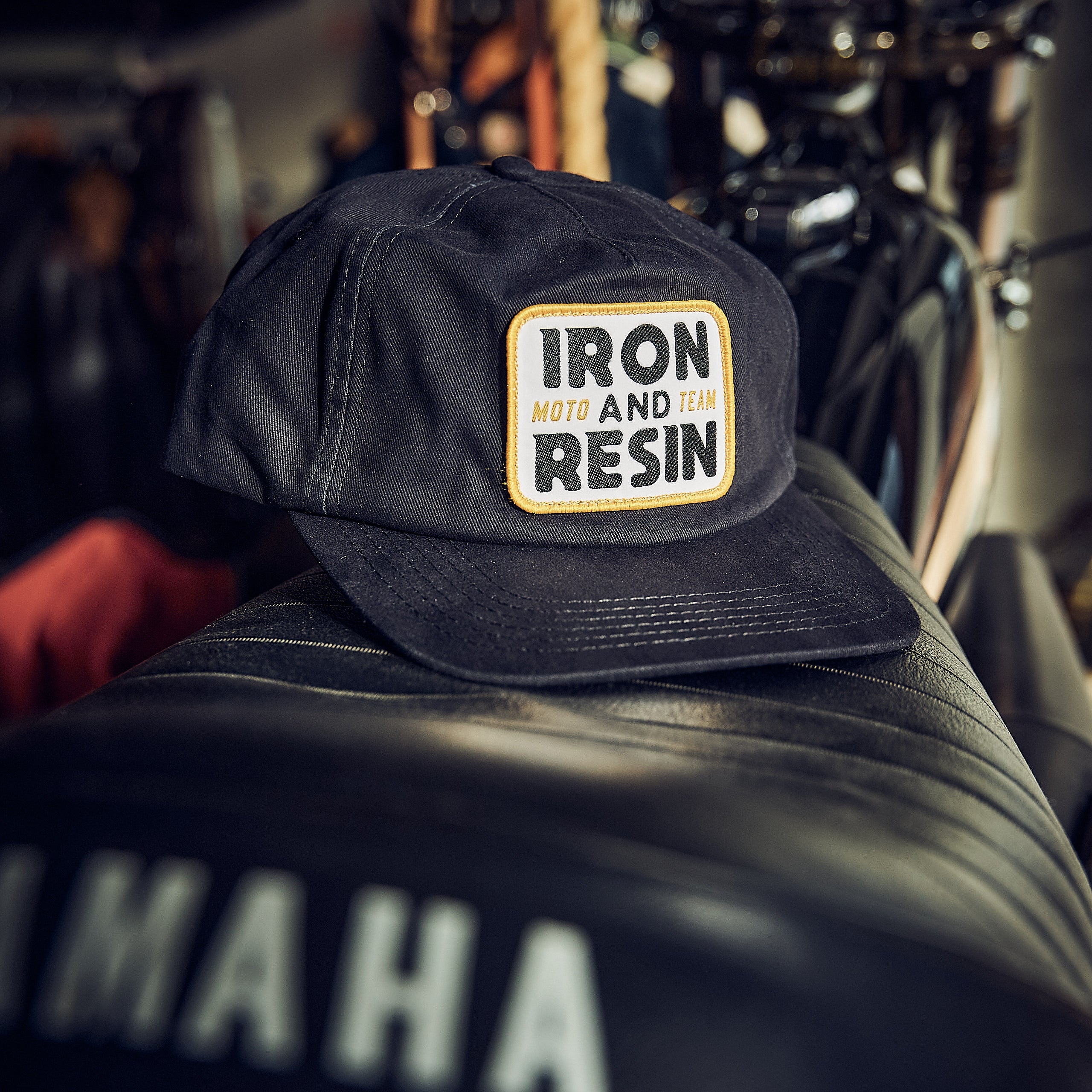 Iron and Resin - MOTO AND TEAM - BLACK