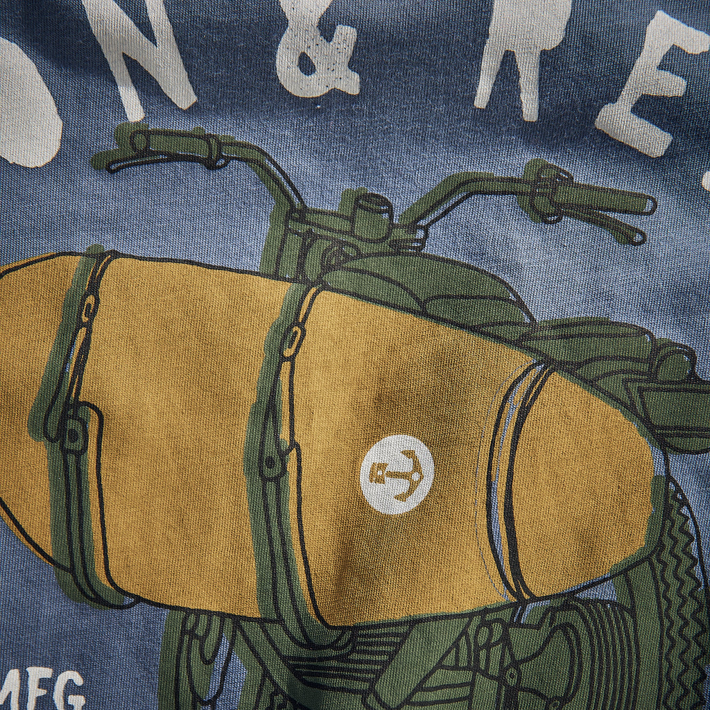 Iron & Resin - Custom Garage Pocket tee