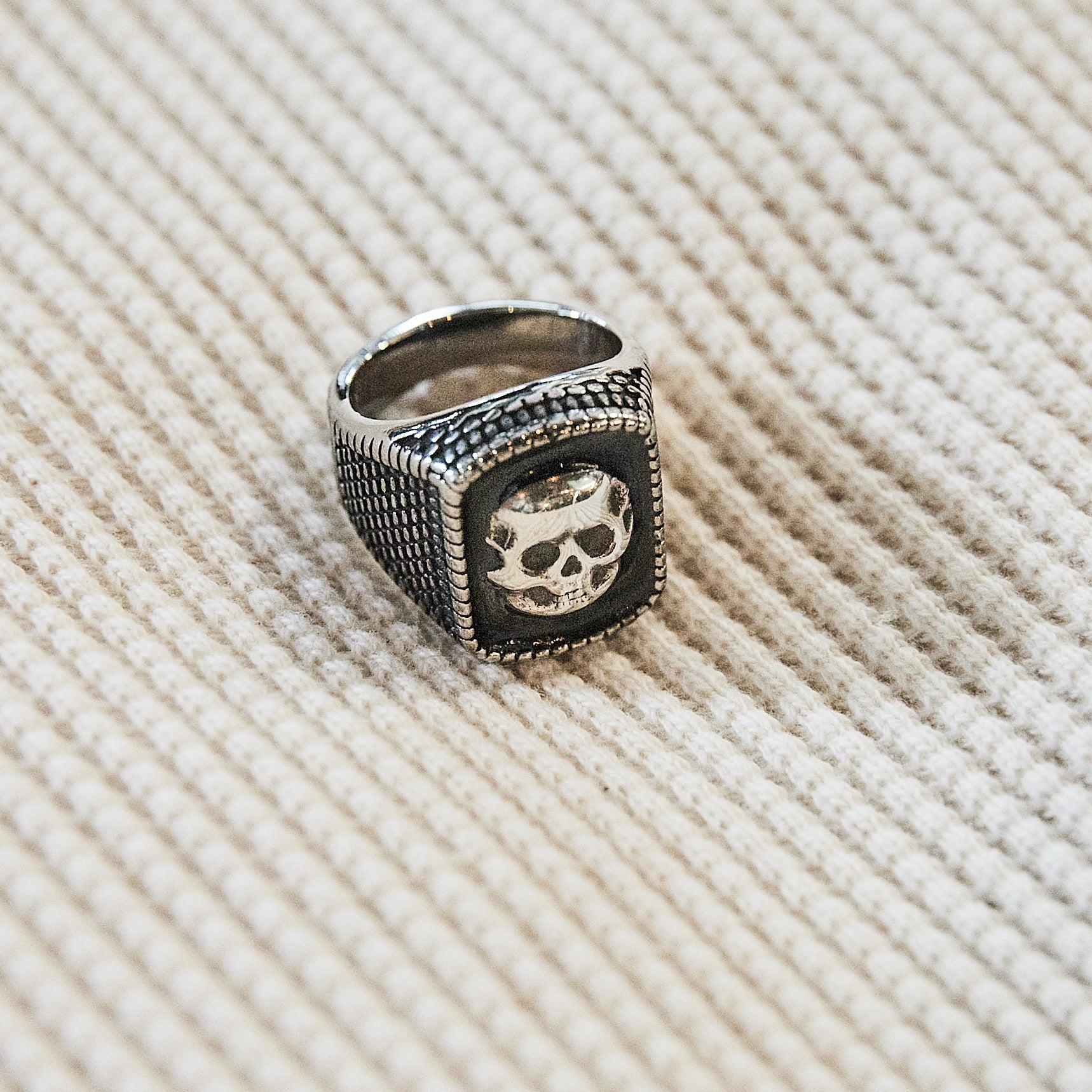 Black Pearl Créations - Vintage Signet Ring Skull