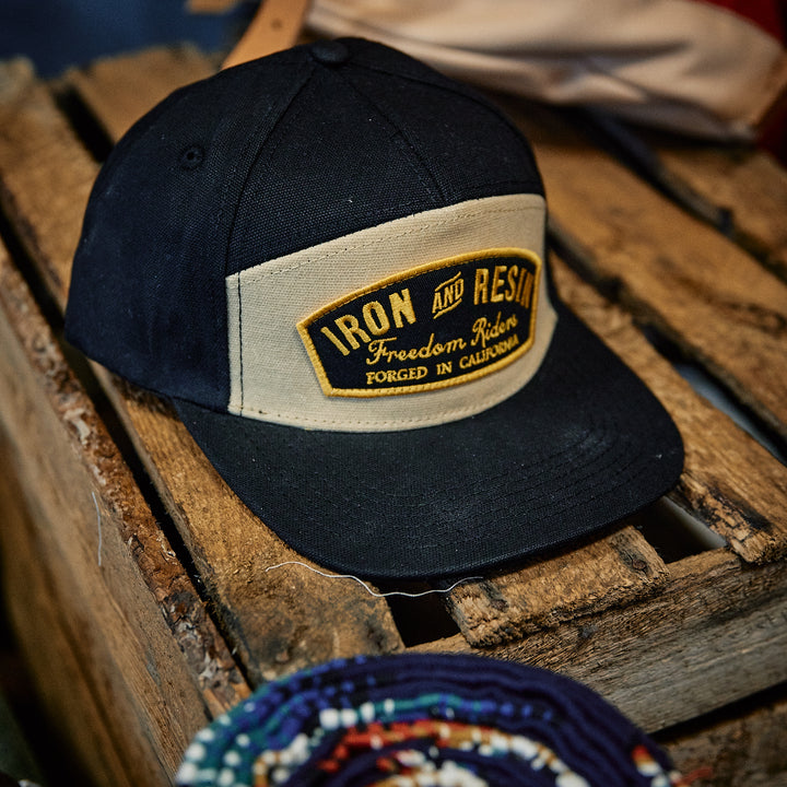 Iron & Resin - Waxed Canvas Trapper Cap - Sort