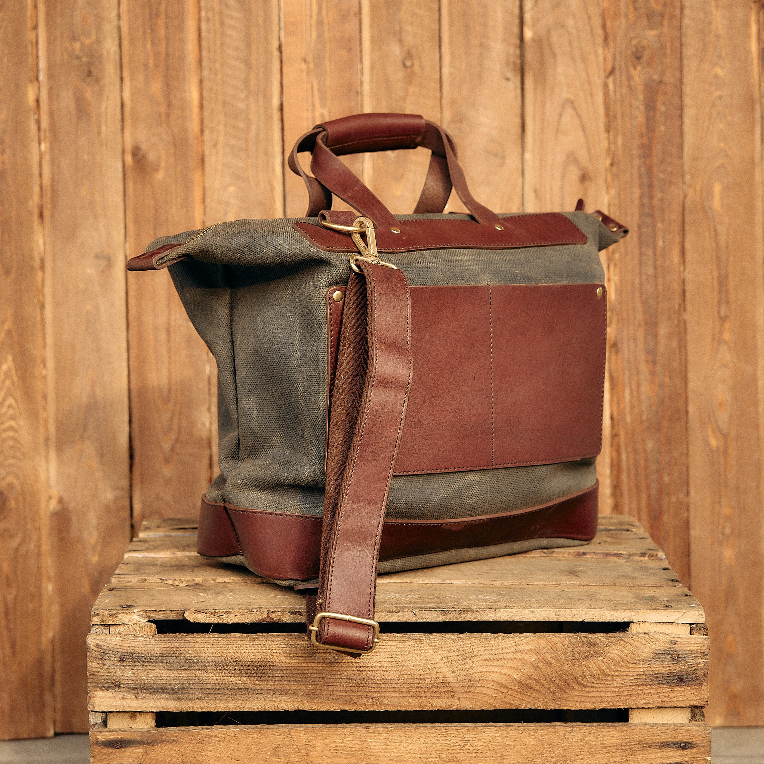Iron & Resin - Overland Tote Bag 20.5 L