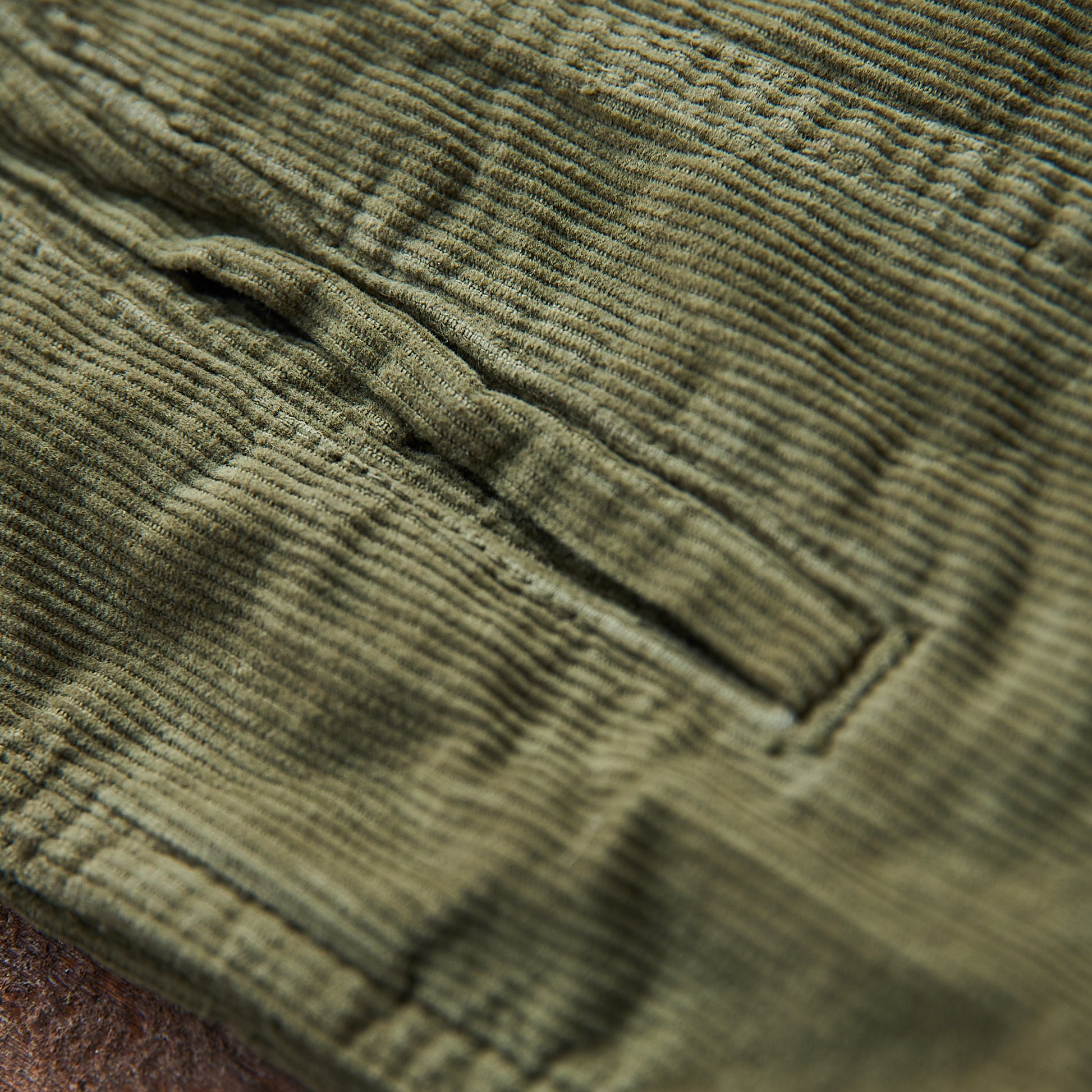 Iron & Resin -- Corduroy Rambler Jacket - Grøn