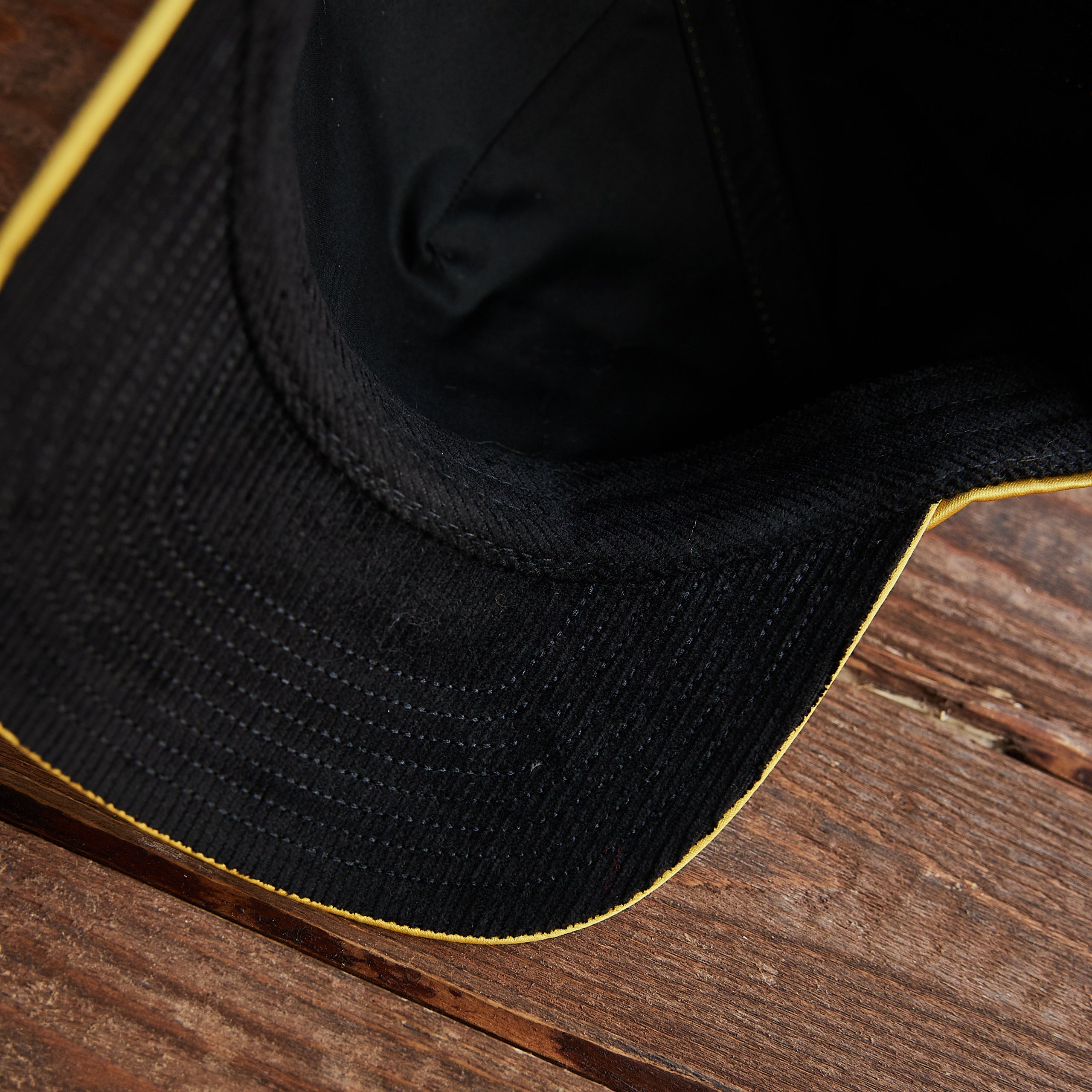 Deus Ex Machina - GOLD MOTORCYCLE CAP