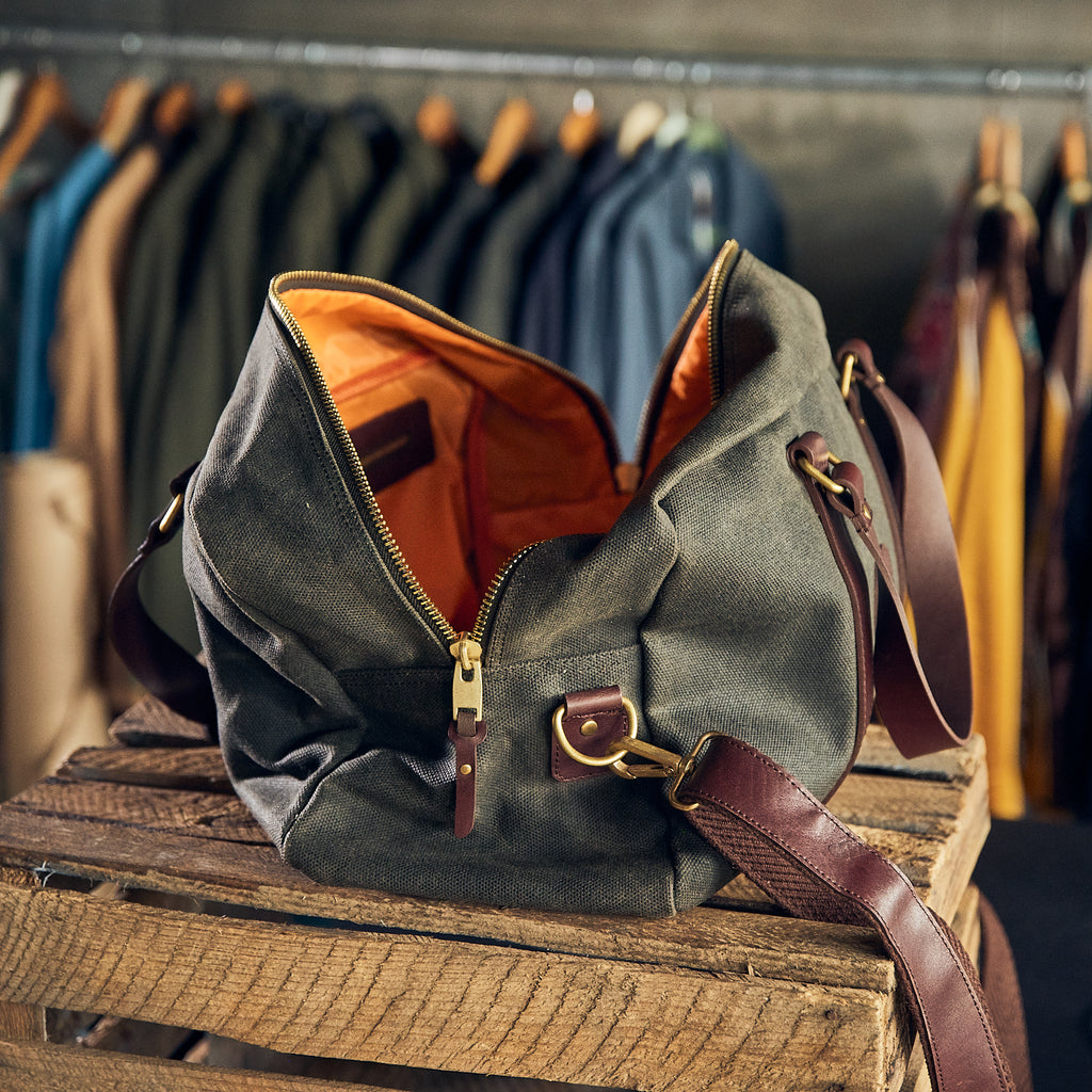 Iron & Resin - Overland Weekender Bag 23 L