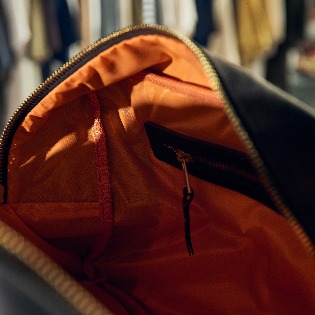 Iron & Resin - Overland Weekender Bag 23 L