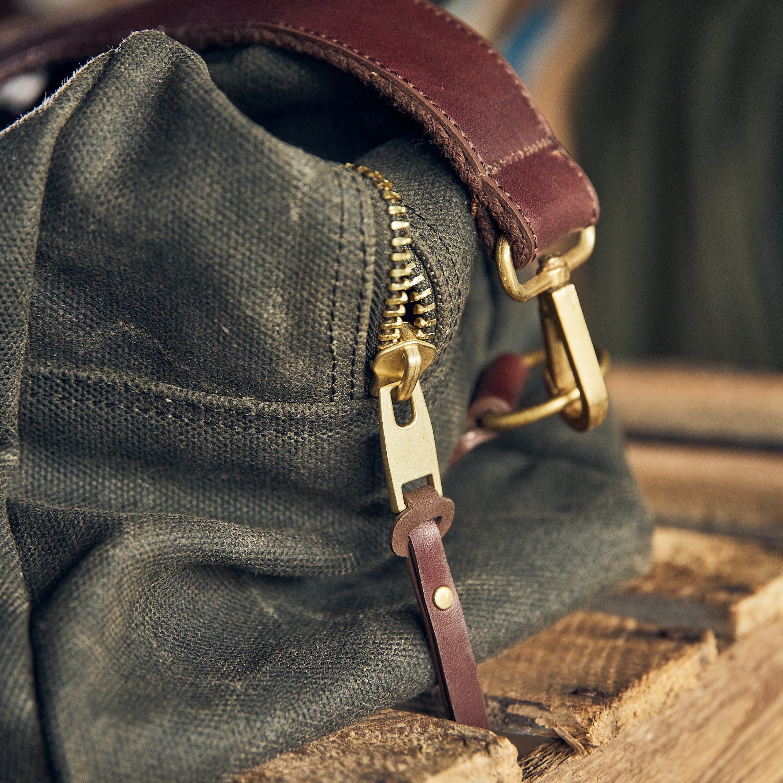 Iron & Resin - Overland Weekender Bag 23 L