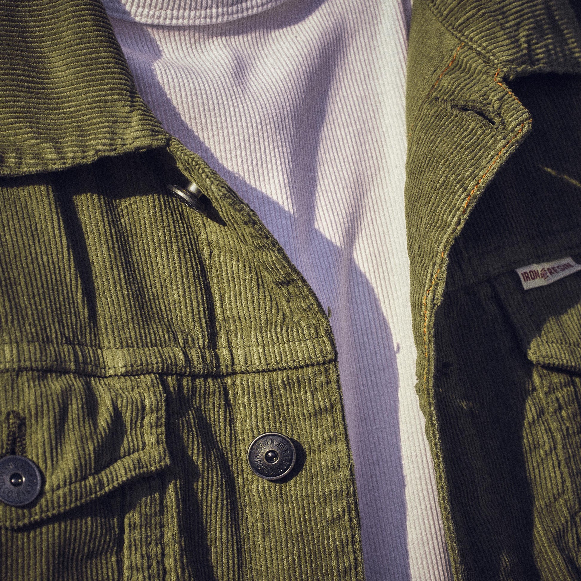 Iron & Resin -- Corduroy Rambler Jacket - Grøn