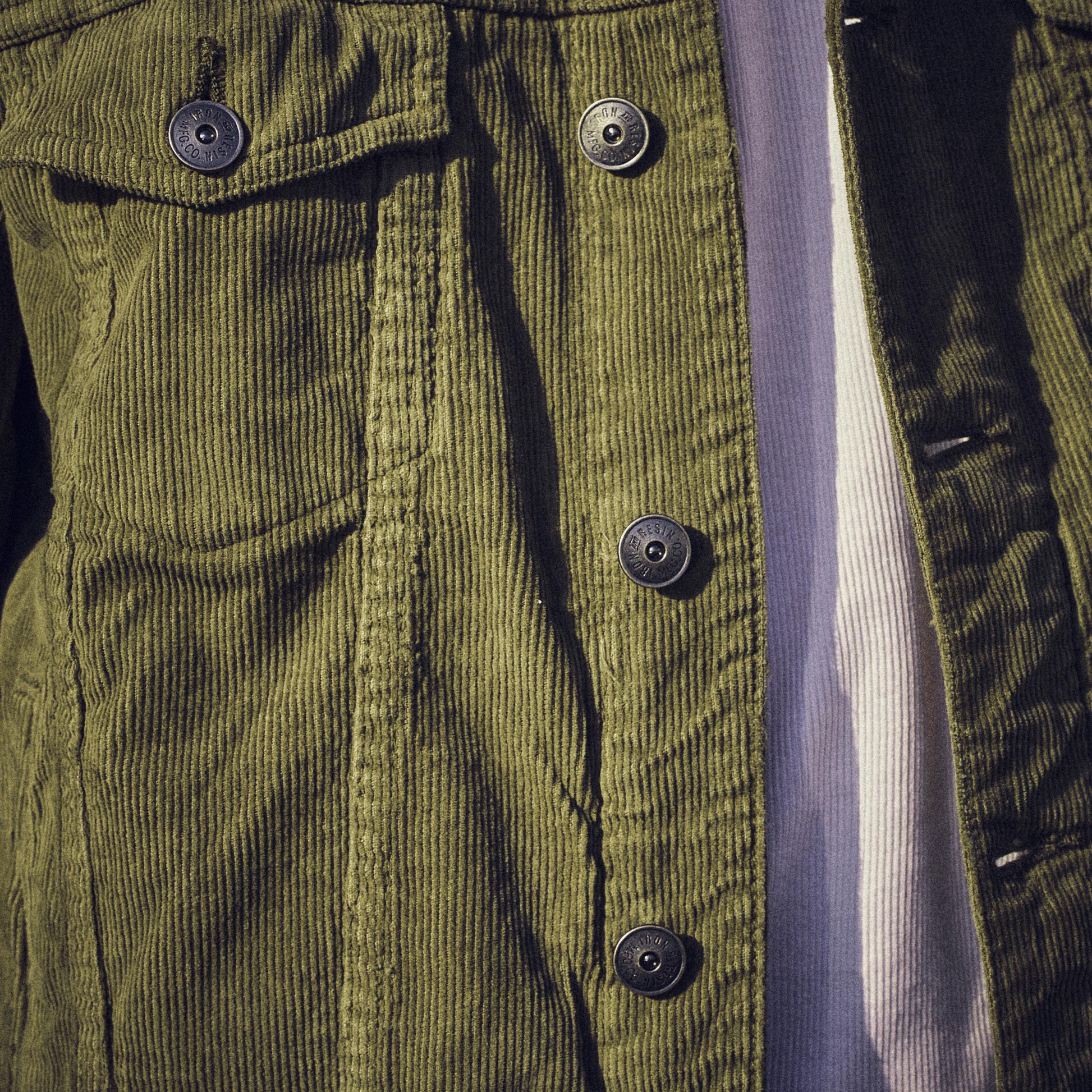 Iron & Resin -- Corduroy Rambler Jacket - Grøn