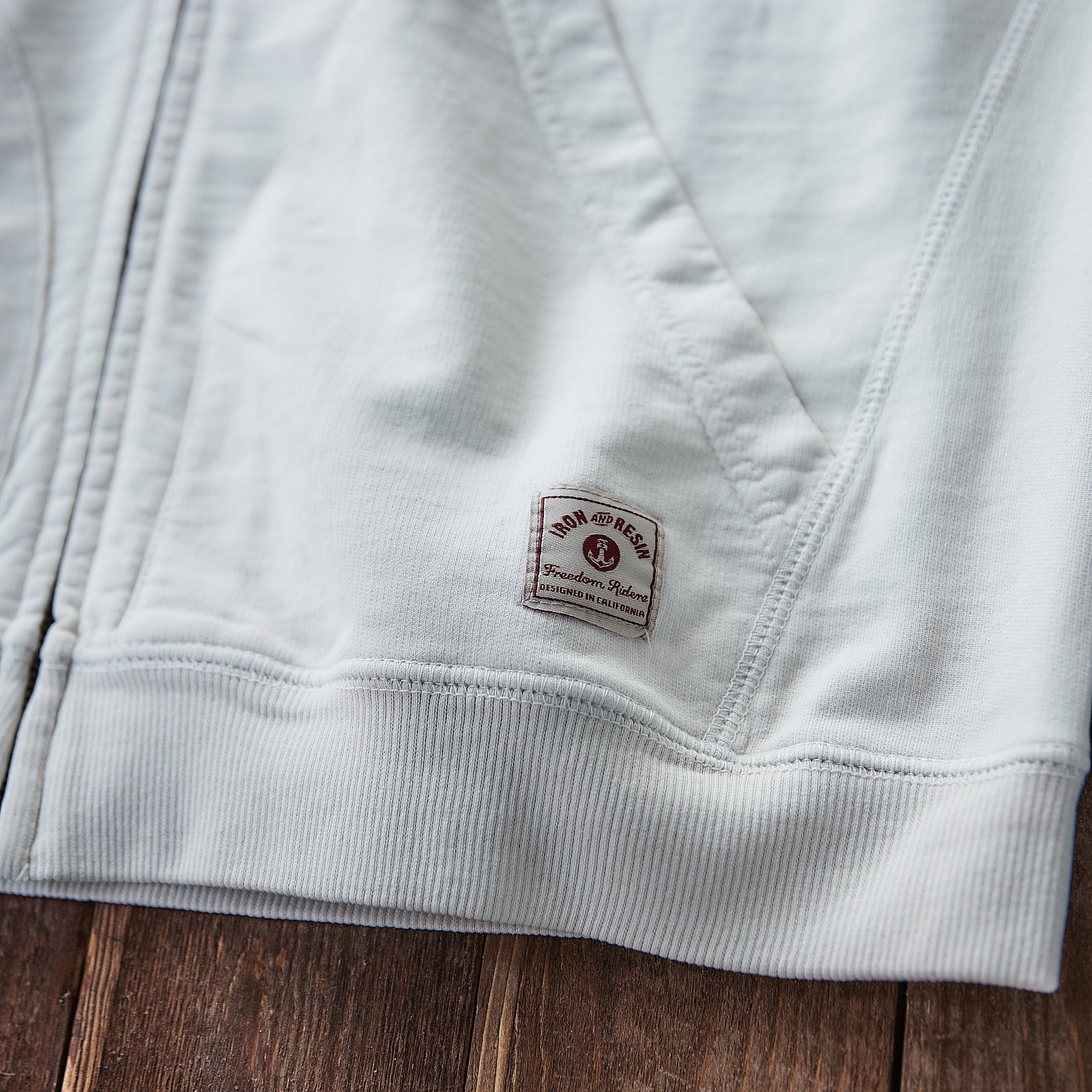 Iron & Resin - Maker Hoodie - Natural/råhvid