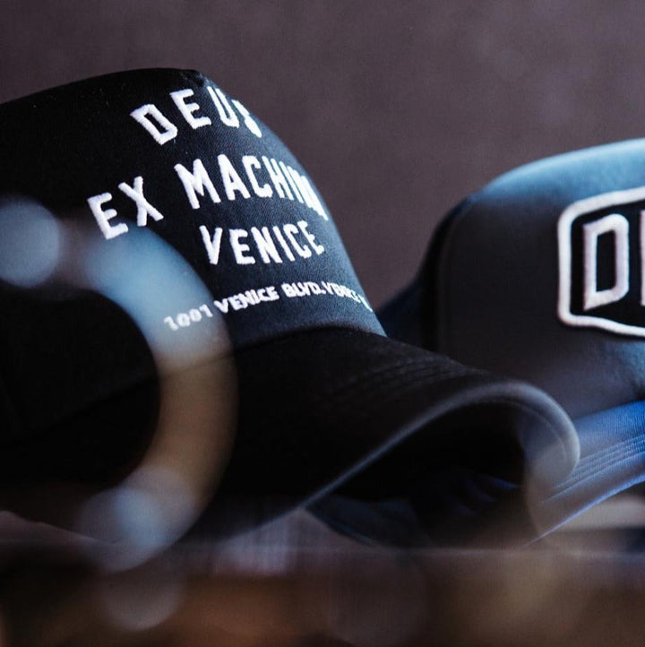 DEUS EX MACHINA - Cap - Address Venice