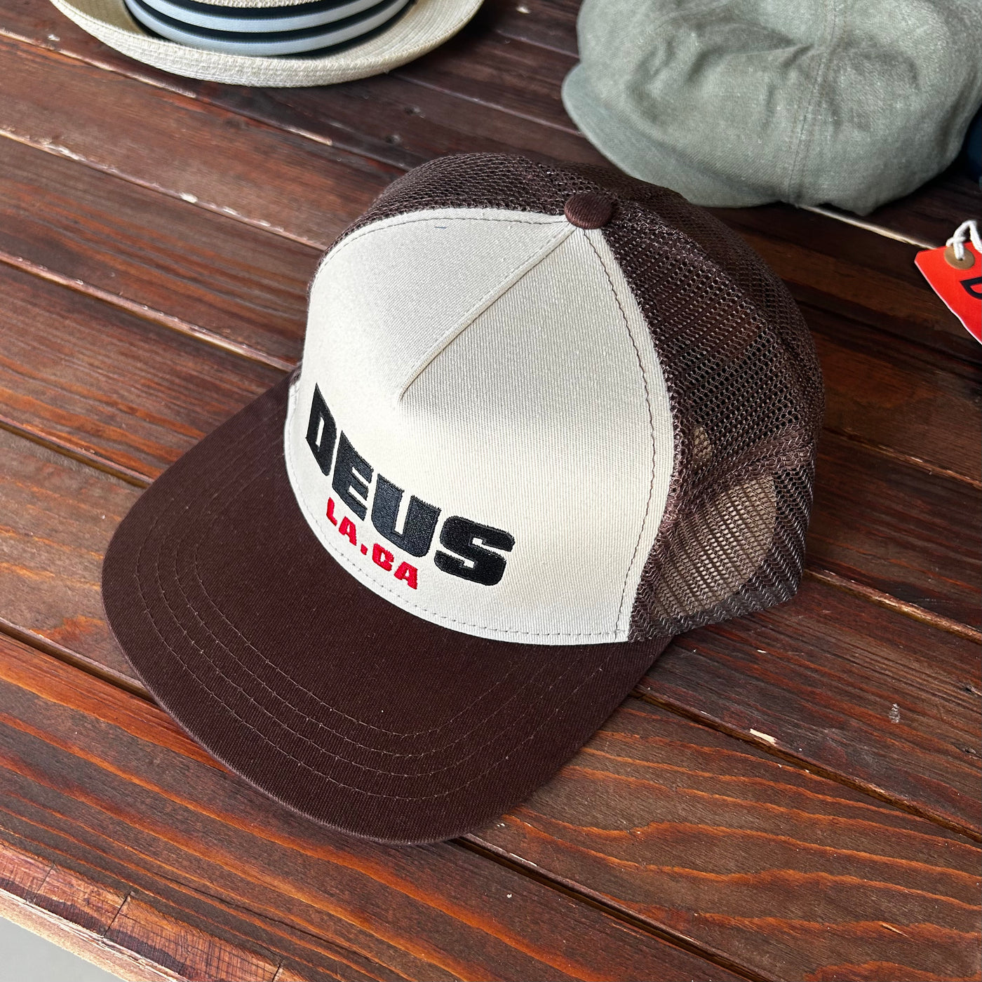 DEUS EX MACHINA - Akin Trucker - brown