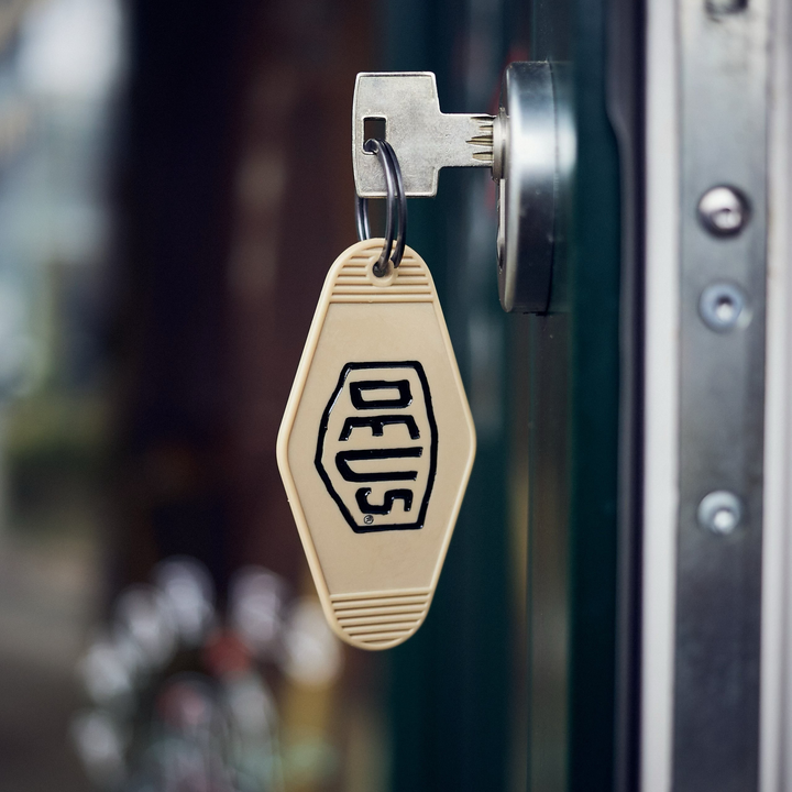 Deus Ex Machina - Motel Key Hanger Gul/Beige