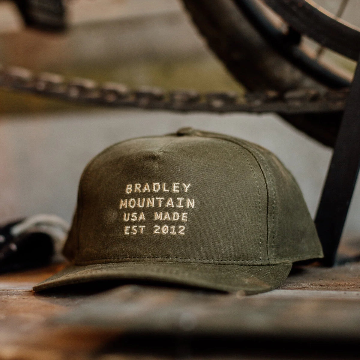 Bradley Mountain - Waxed Heritage Trucker Cap Olive/white