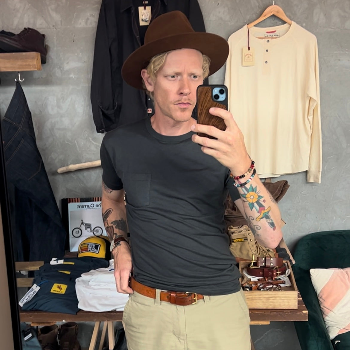FBC TAILOR & SUPPLY - RANCHER POCKET TEE SHIRT - Warm Grey