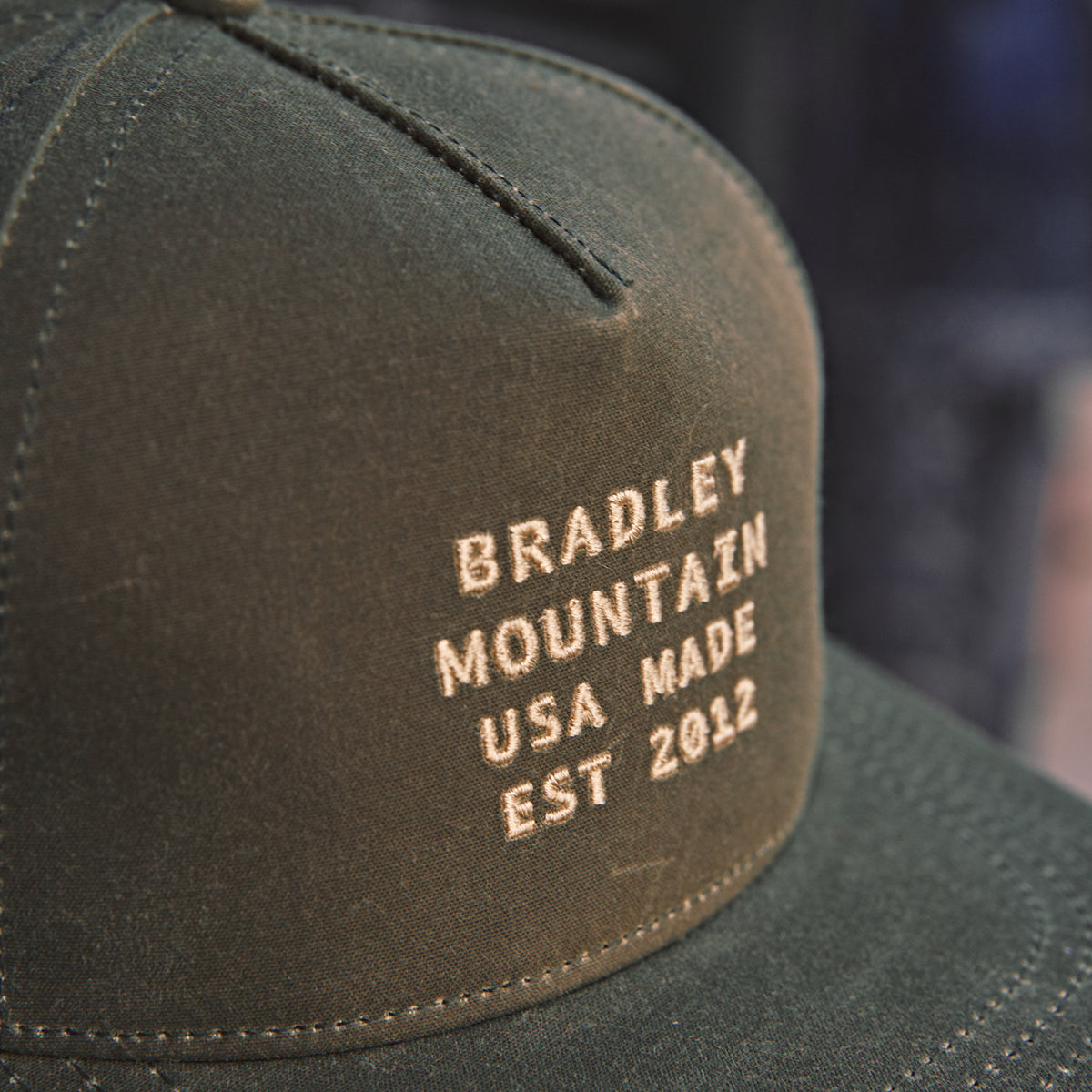 Bradley Mountain - Waxed Heritage Trucker Cap Olive/white