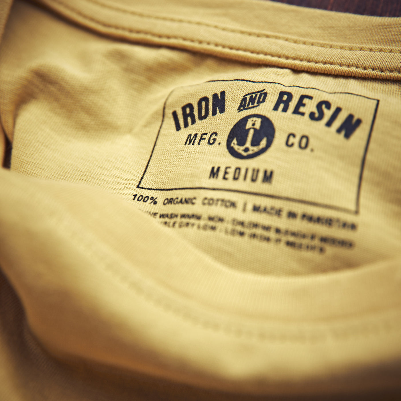 IRON & RESIN - T-shirt - "Wild West" - Gul