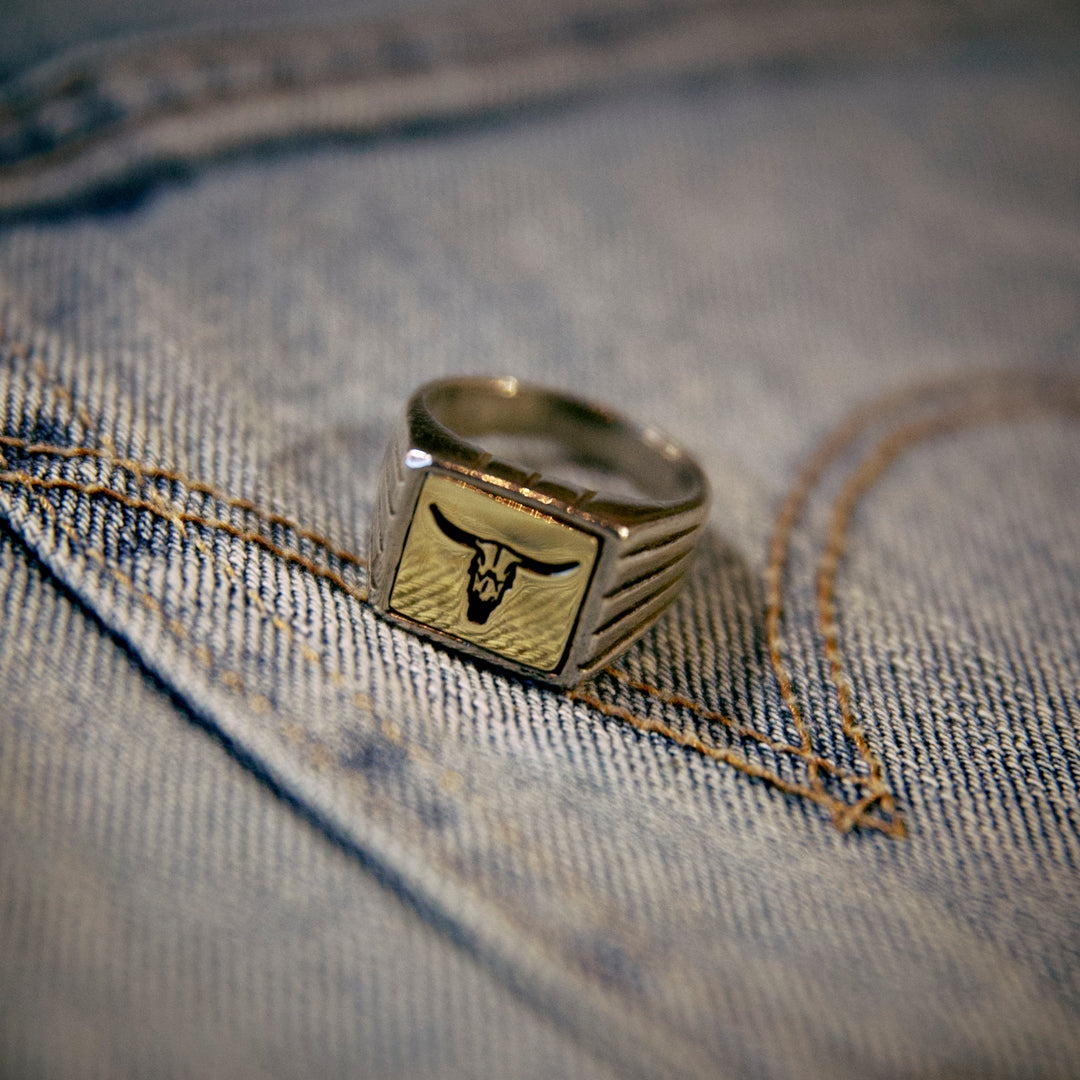 Black Pearl - Long Horn Ring