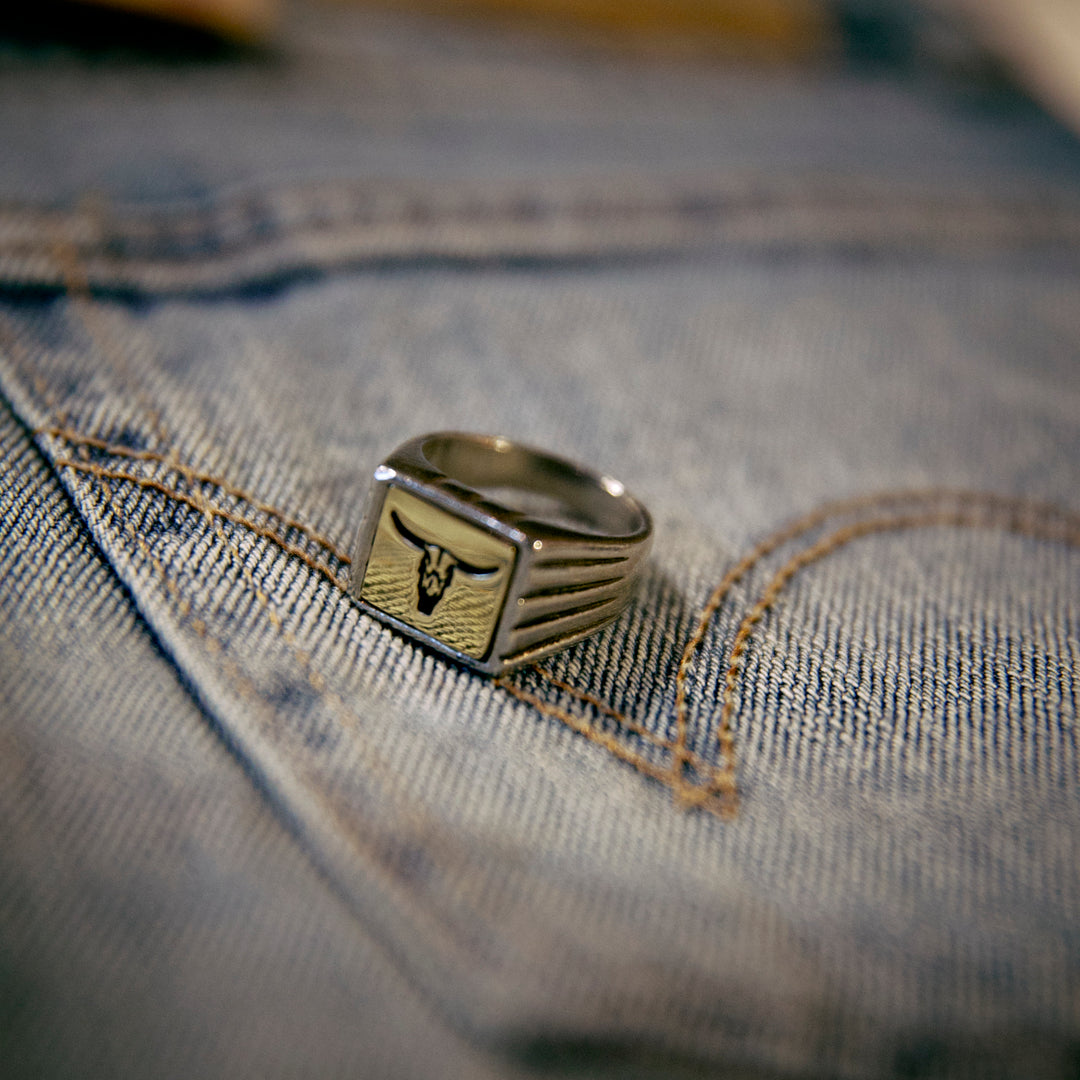 Black Pearl - Long Horn Ring