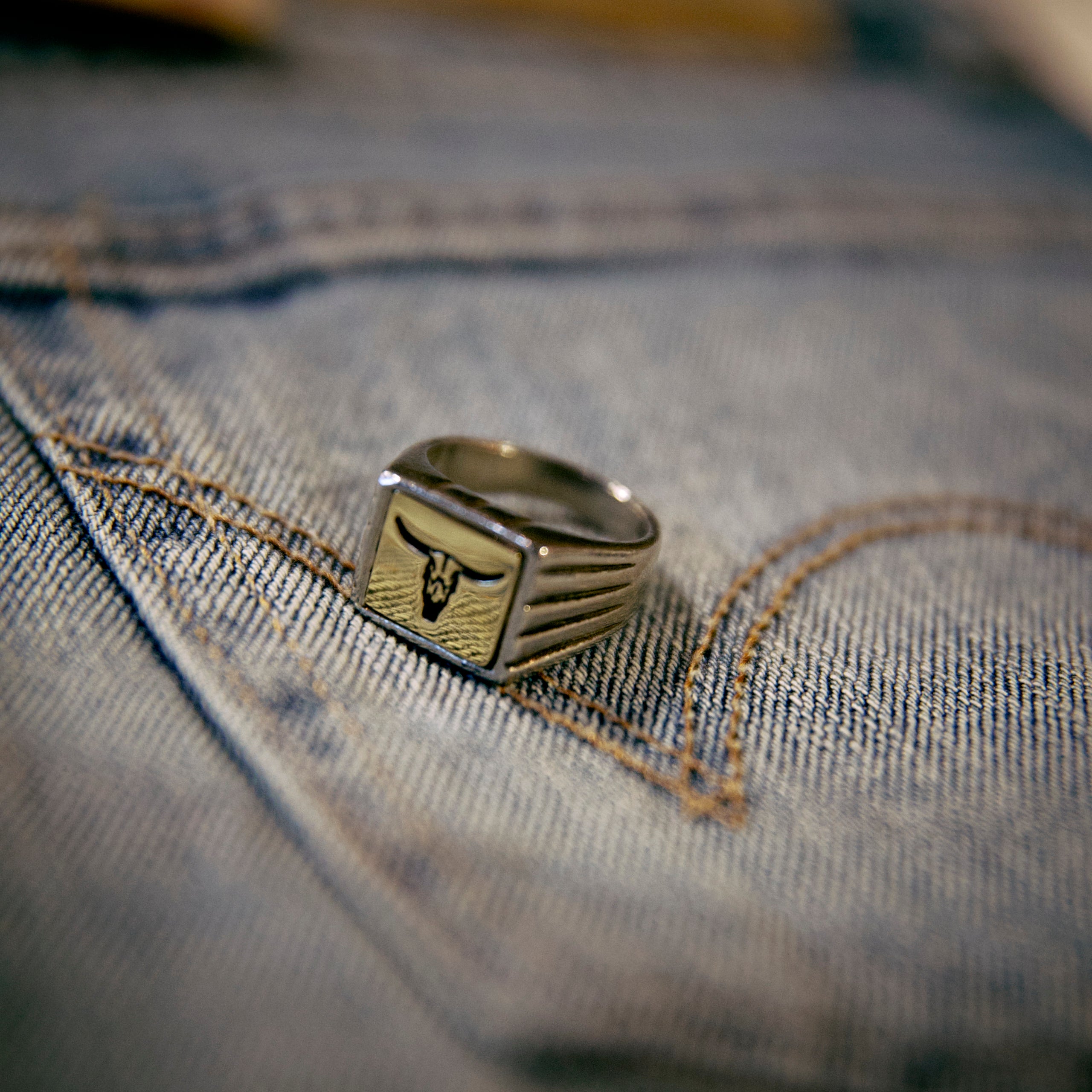 Black Pearl - Long Horn Ring