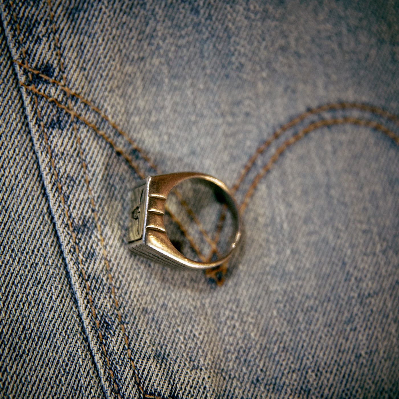 Black Pearl - Long Horn Ring
