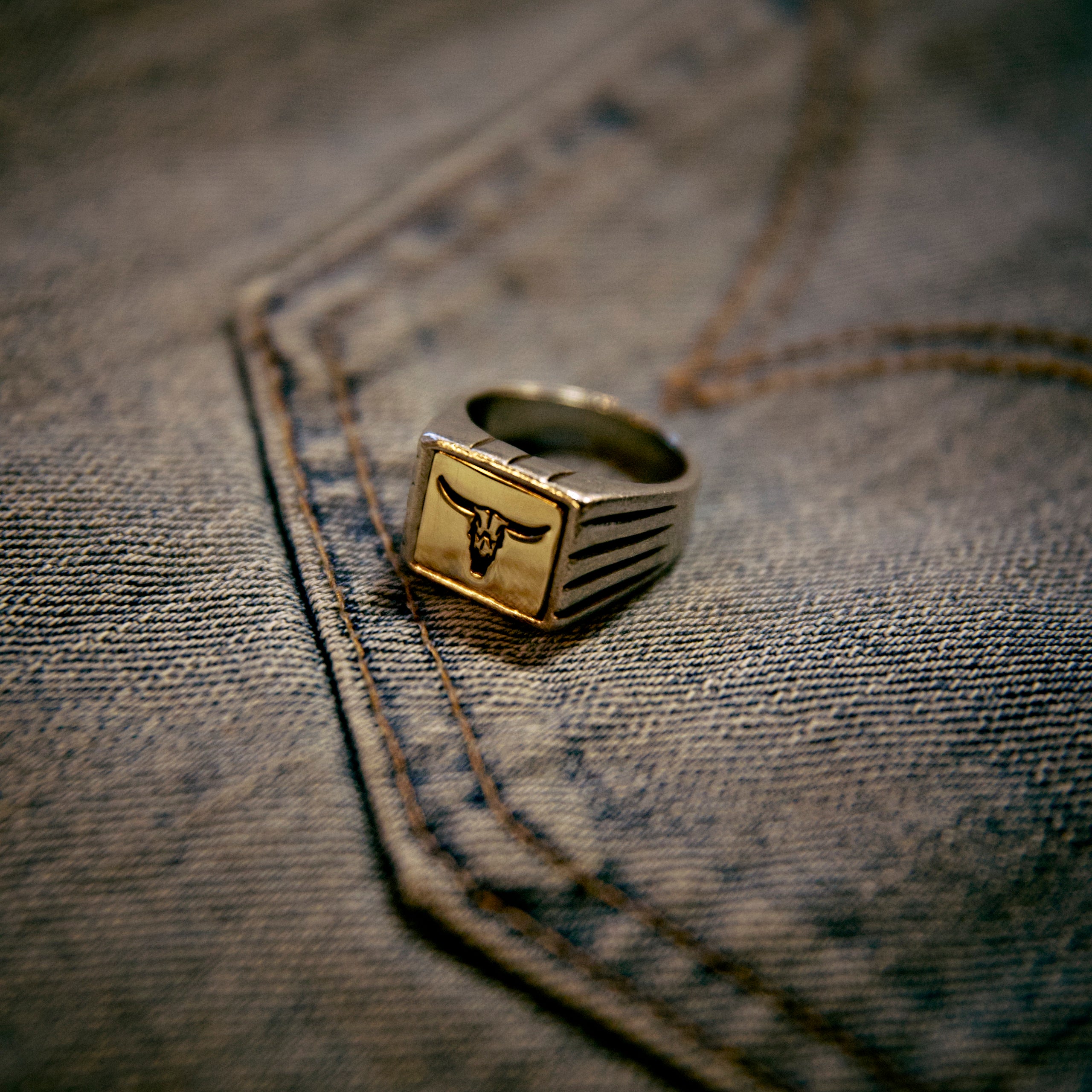 Black Pearl - Long Horn Ring