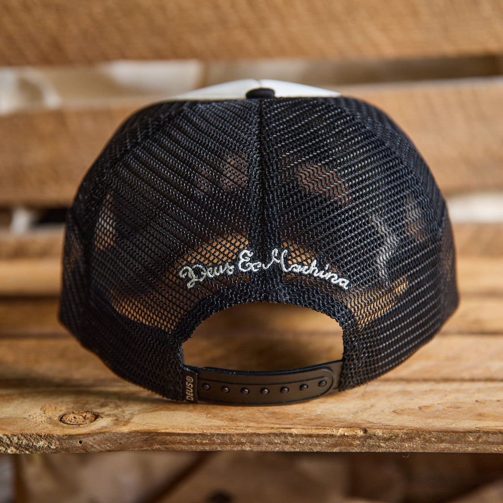 DEUS EX MACHINA - Josel Trucker - Sort