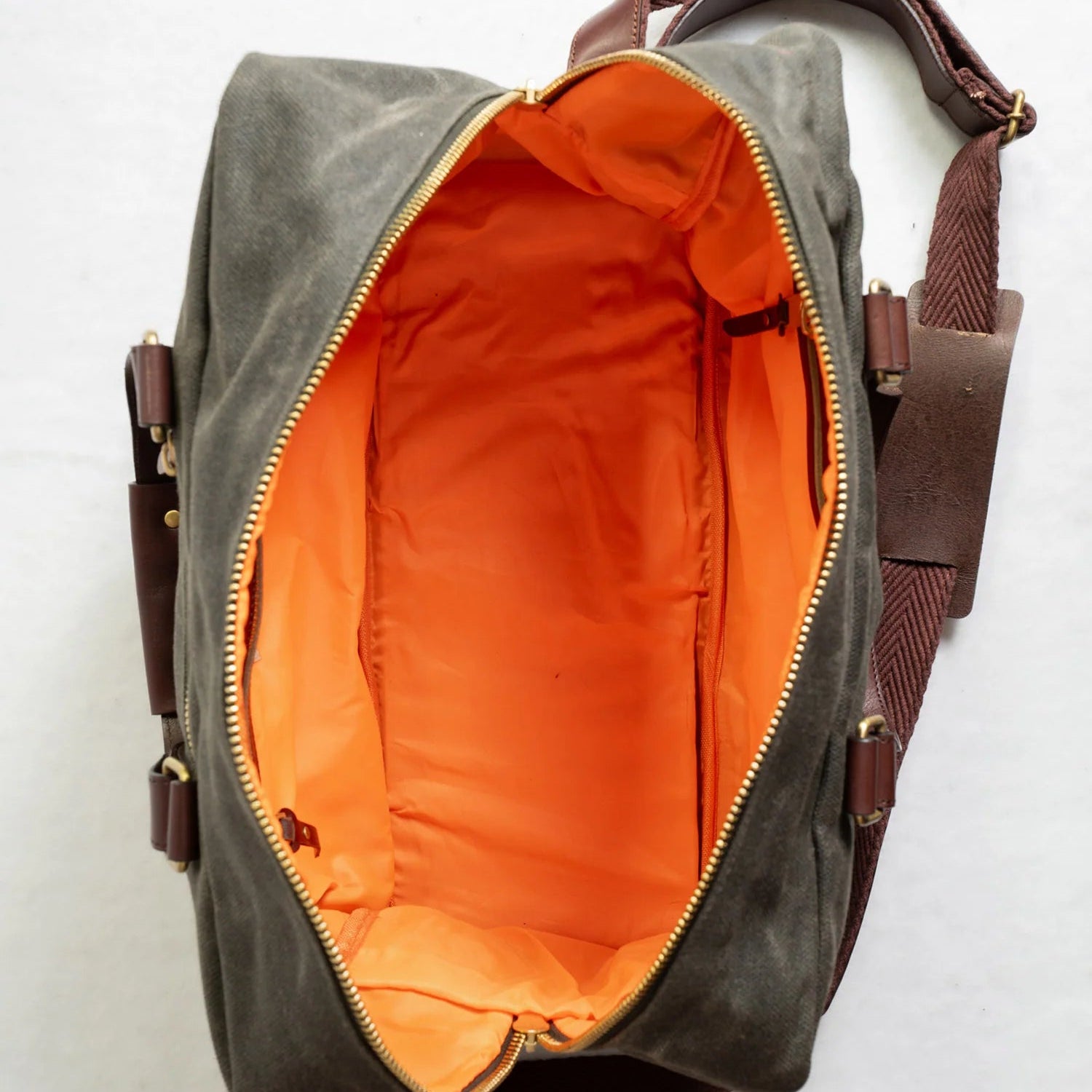Iron & Resin - Overland Weekender Bag 23 L