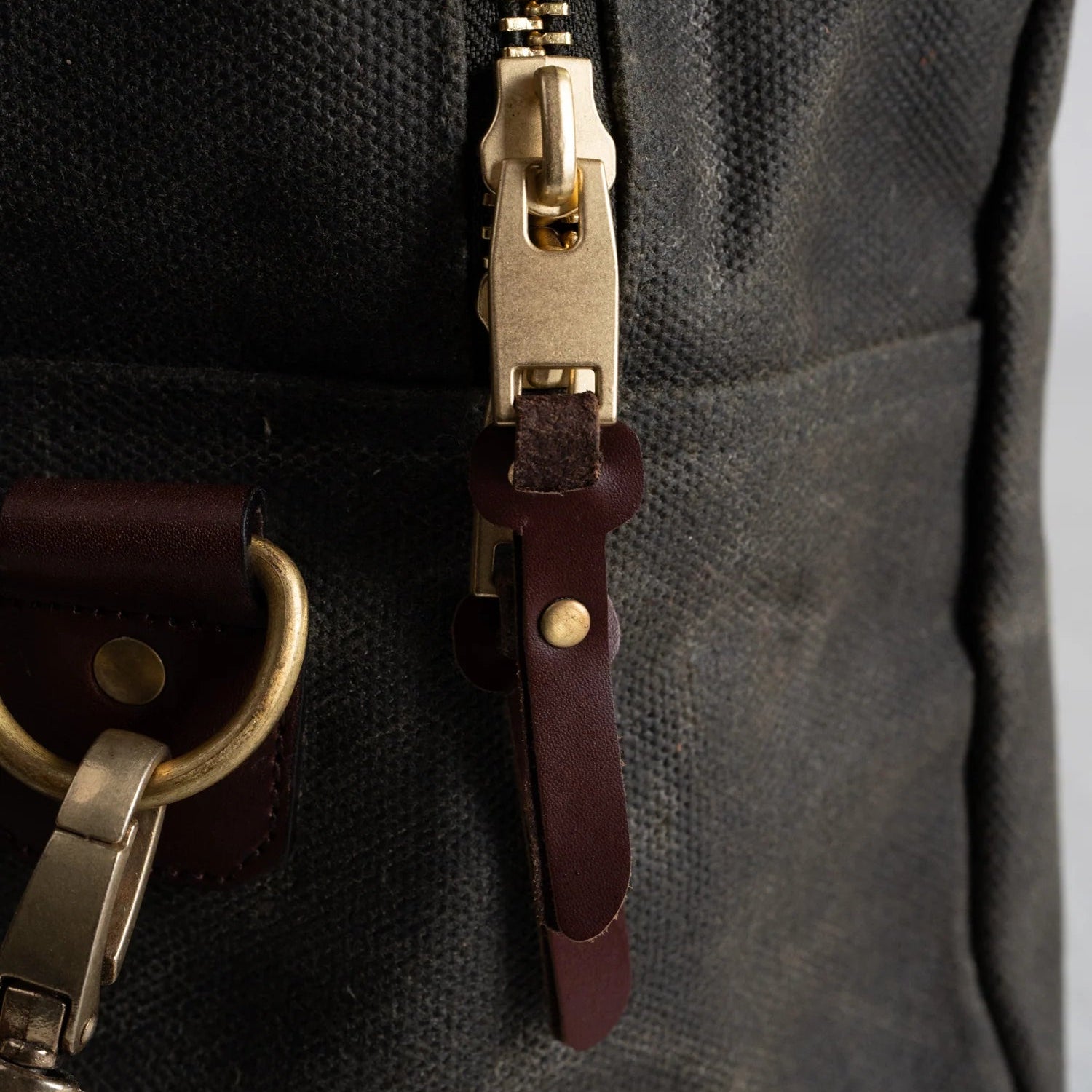 Iron & Resin - Overland Weekender Bag 23 L