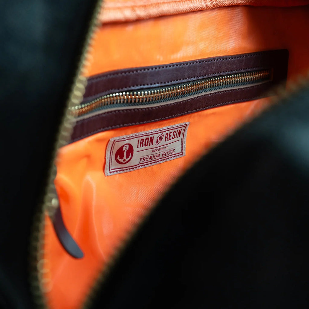 Iron & Resin - Overland Weekender Bag 23 L